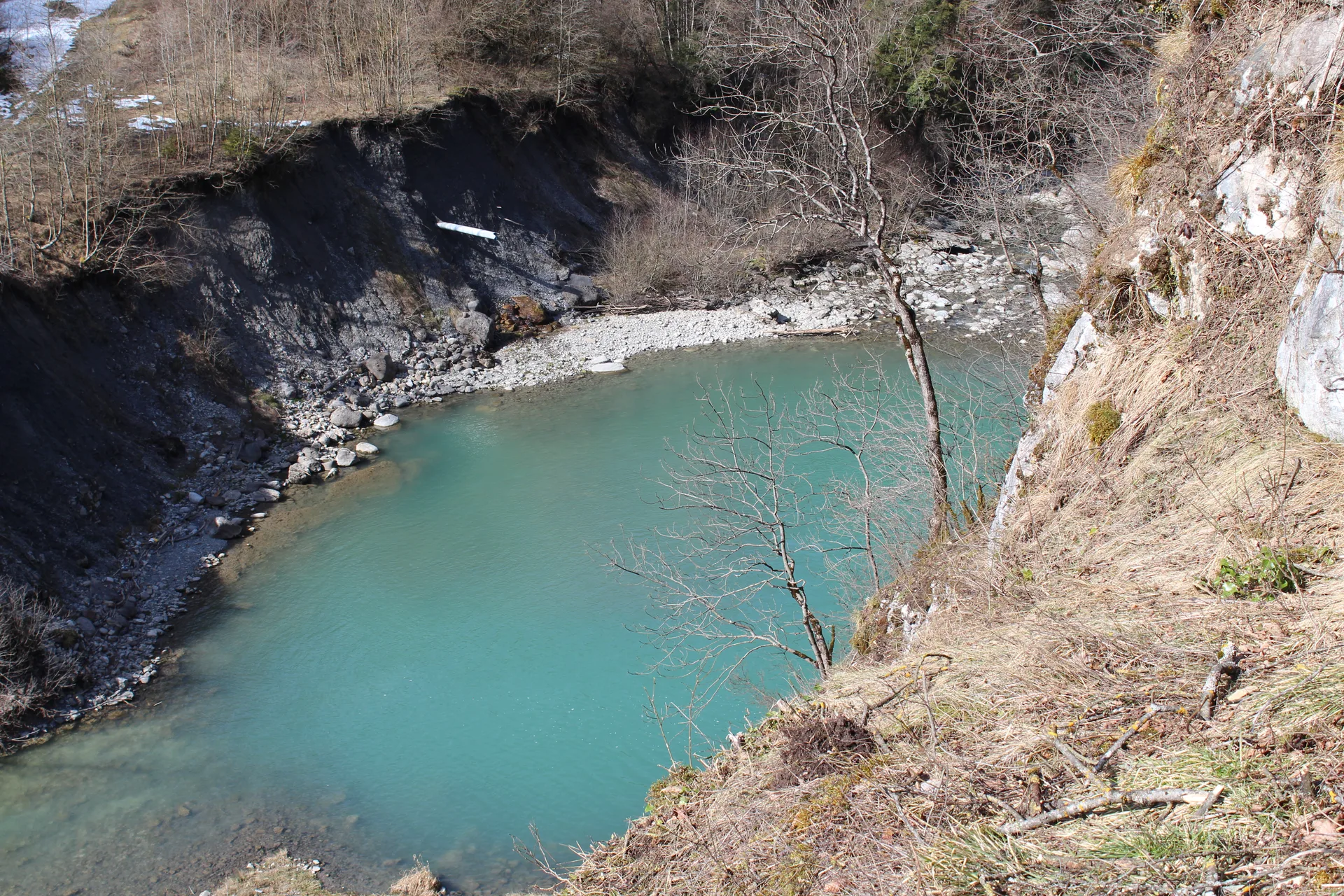Lac du Jotty à La Baume — Sur le lac