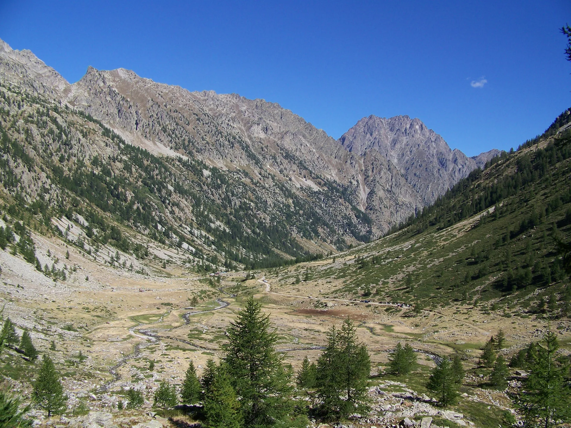 Lac du Mercantour à Saint-Martin-Vésubie — À 2,4 km du lac