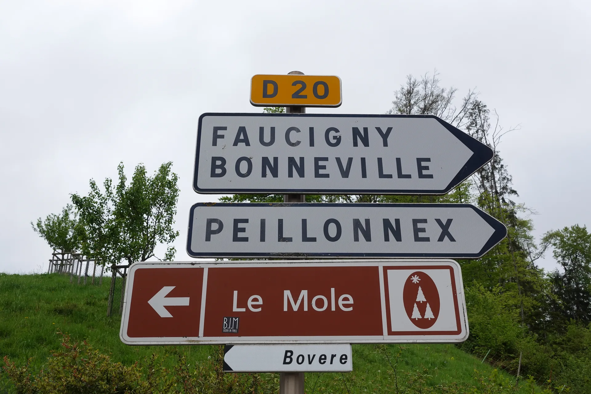 Lac du Mole à La Tour — À 3,6 km du lac