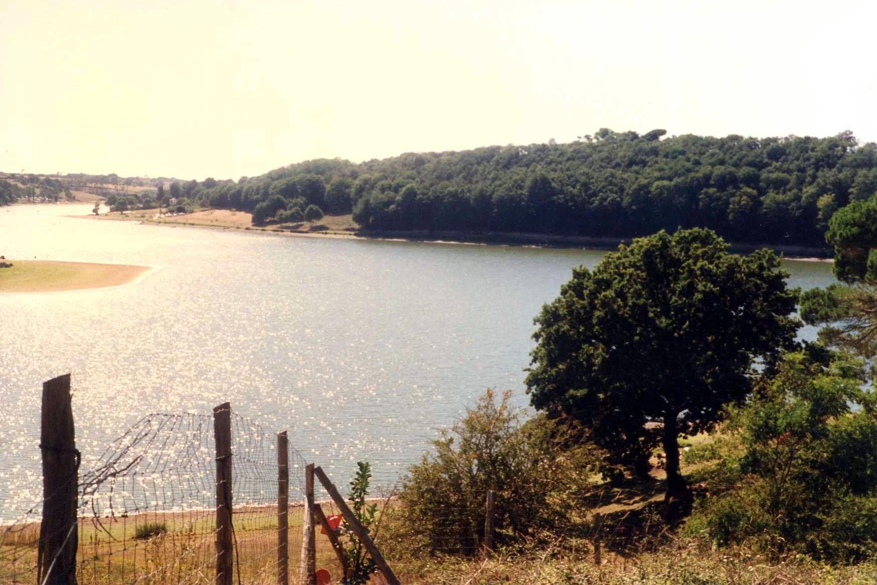 Lac du Moulin Papon à La Roche-sur-Yon — À 495 m du lac
