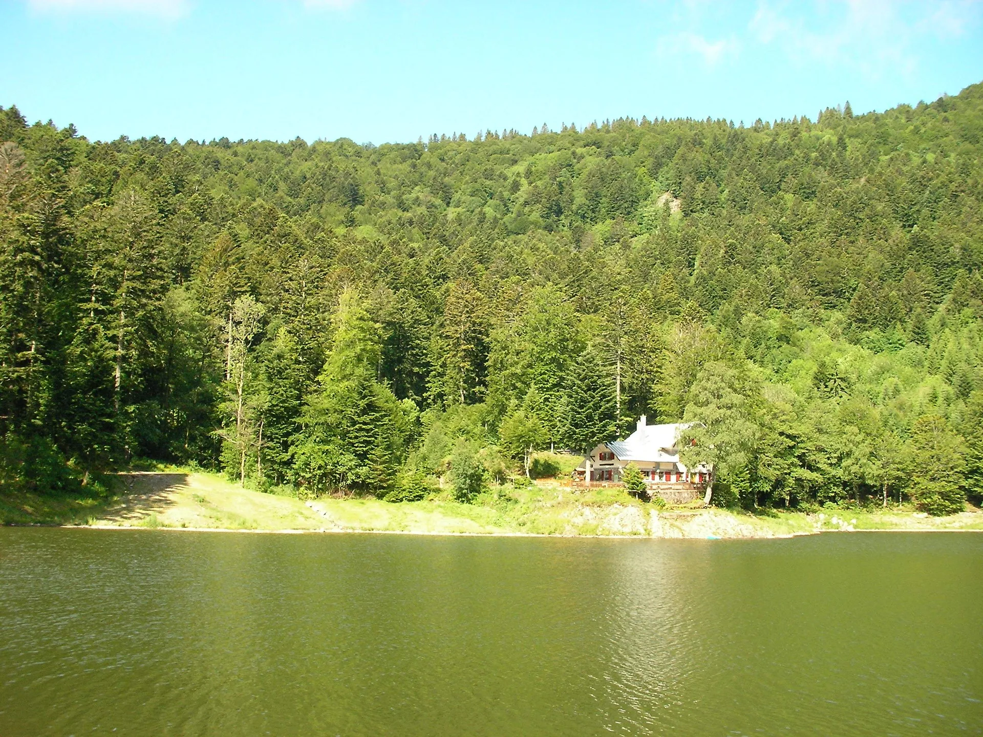 Lac du Petit Neuweiher à Rimbach-près-Masevaux — Sur le lac