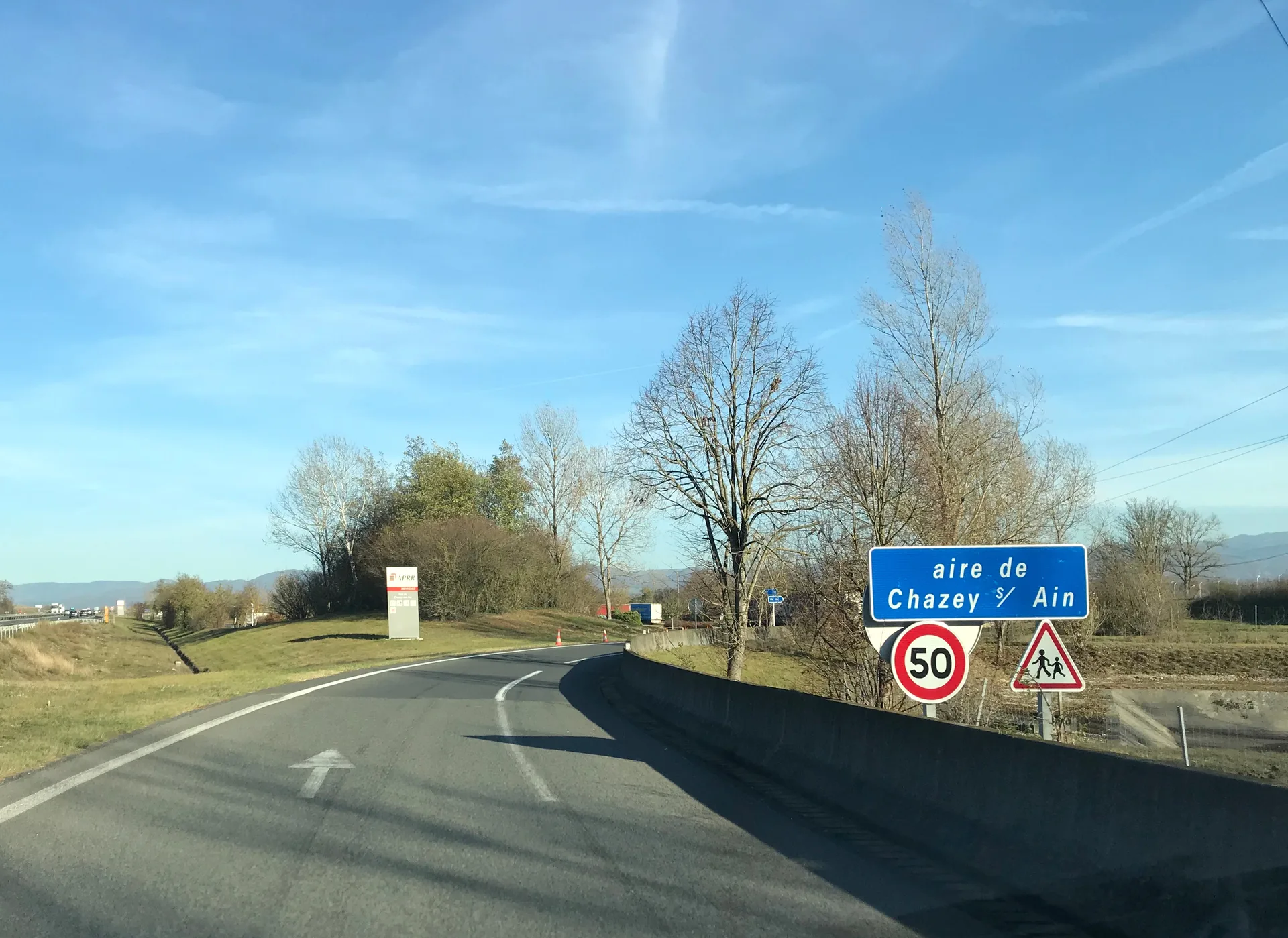 Lac du Pont de Chazey à Chazey-sur-Ain — À 718 m du lac