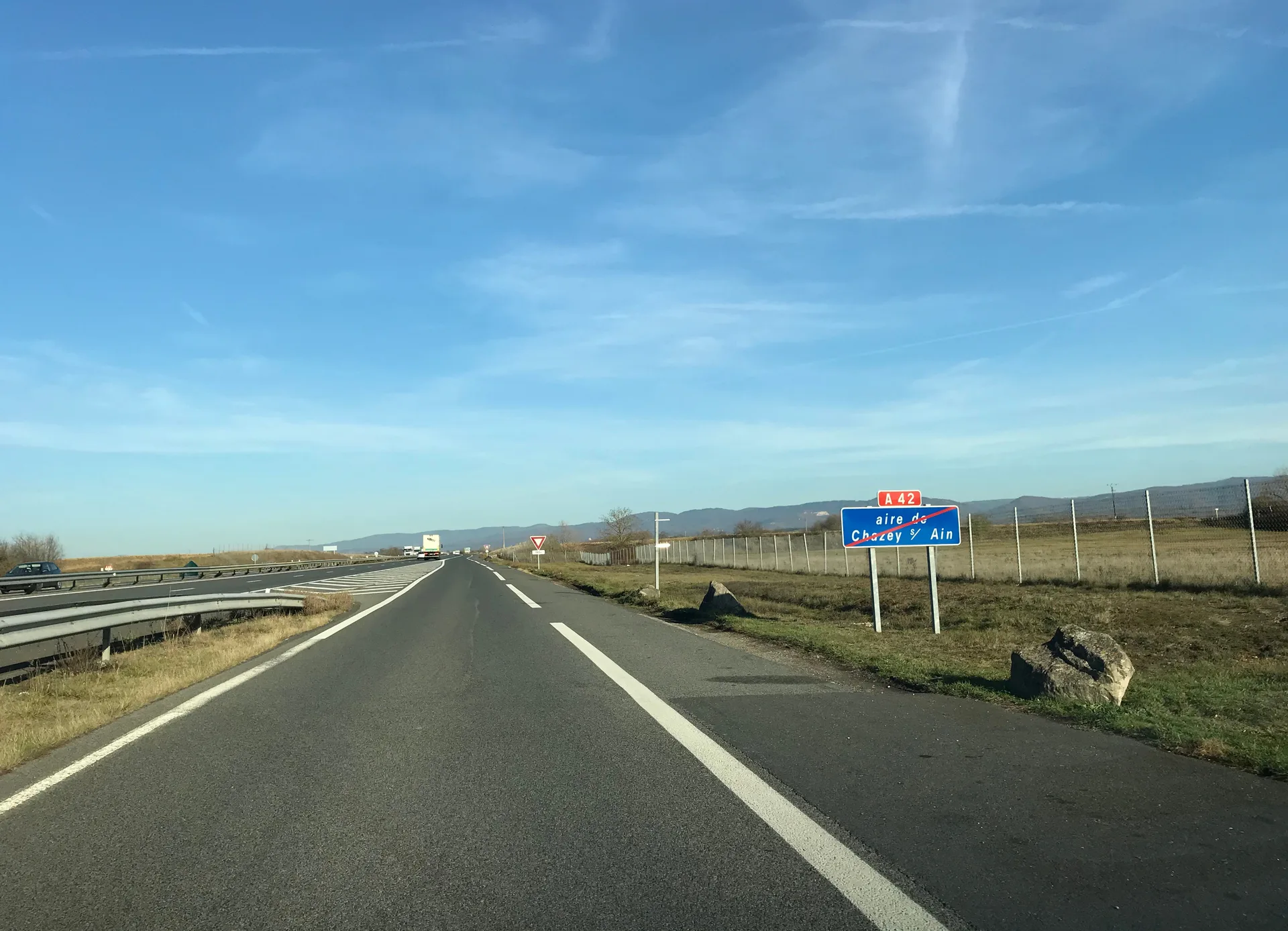 Lac du Pont de Chazey à Chazey-sur-Ain — À 1,0 km du lac