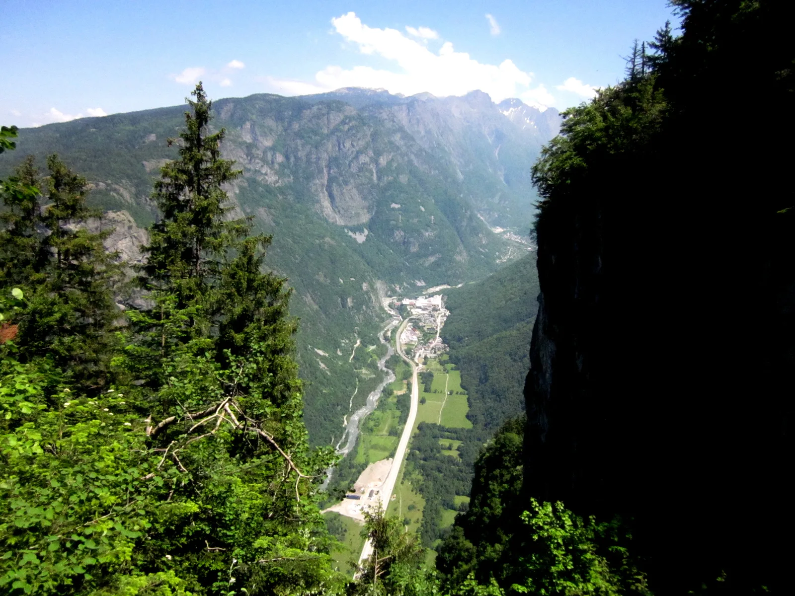 Lac du Poursollet à Livet-et-Gavet — À 3,8 km du lac