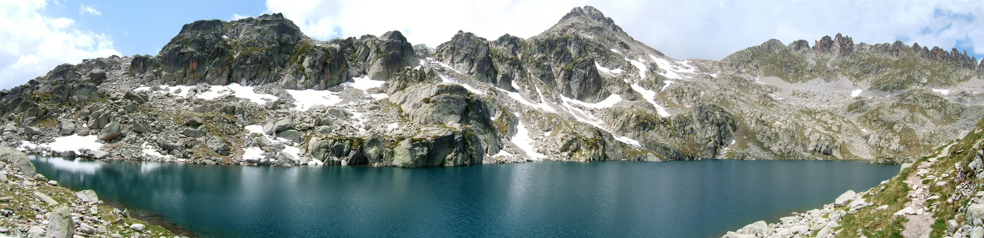 Lac du Pourtet à Estaing — Sur le lac