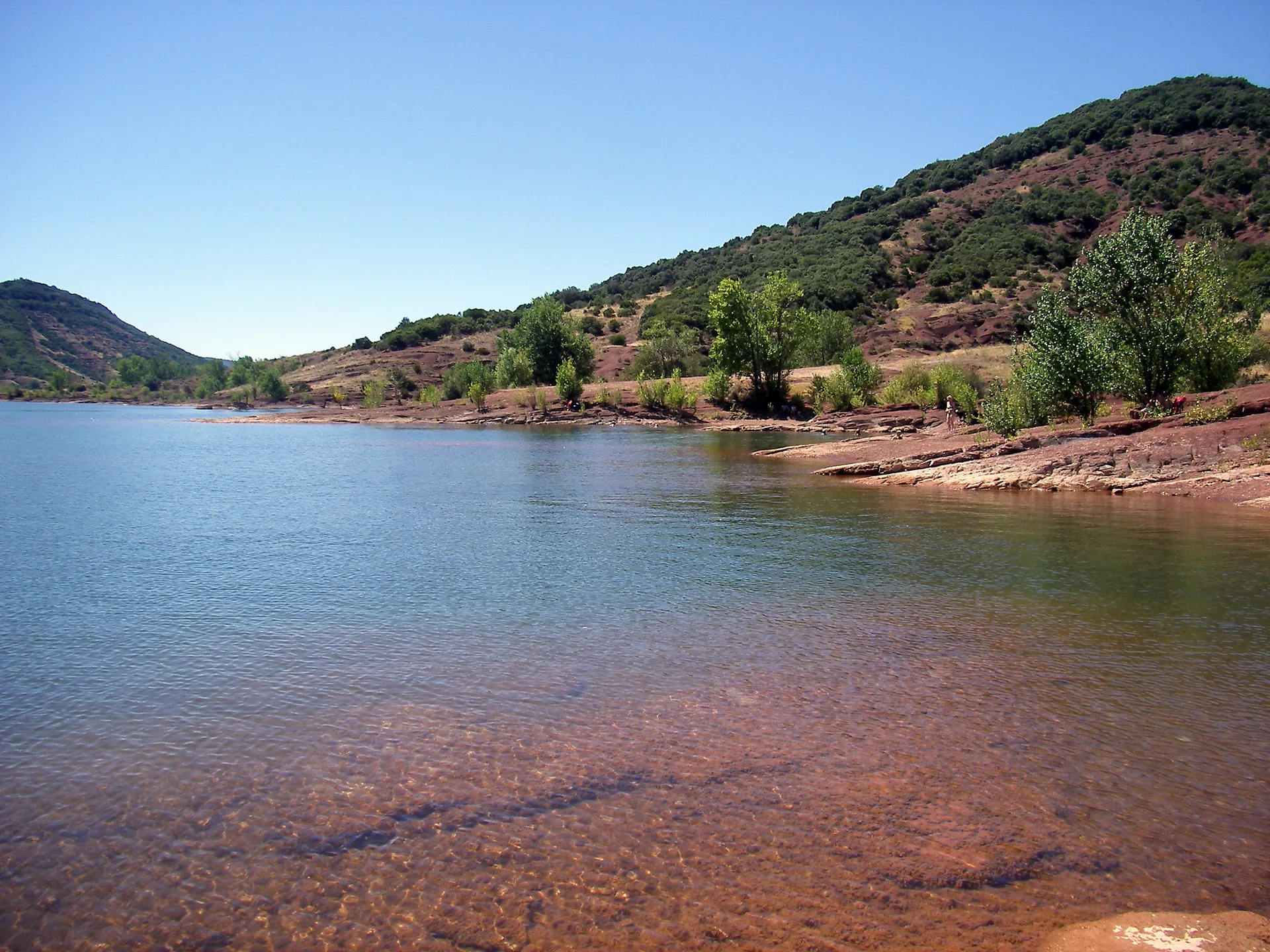 Lac du Salagou 01 à Celles — À 446 m du lac