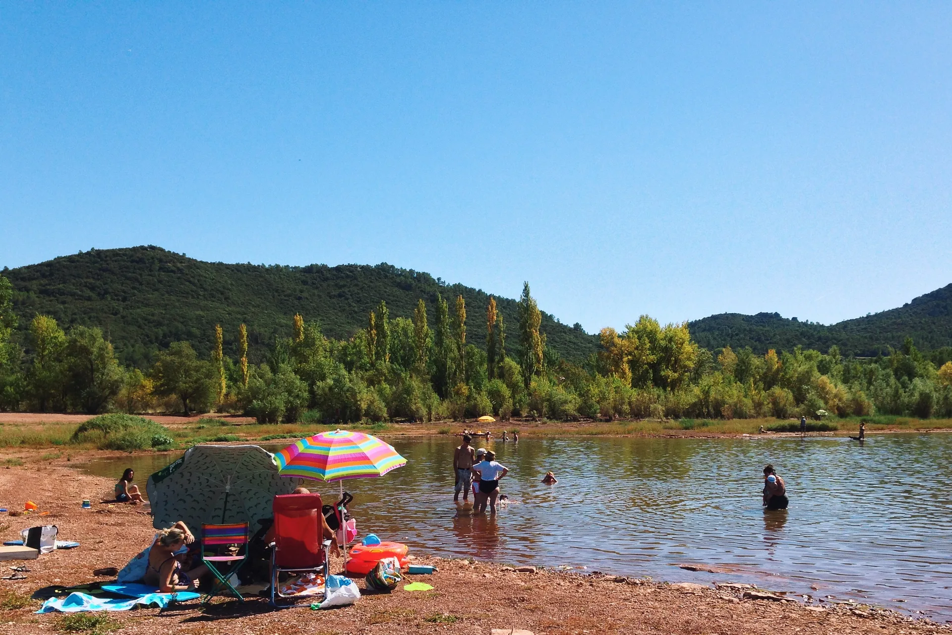 Lac du Salagou La Chapelle à Celles — À 1,3 km du lac