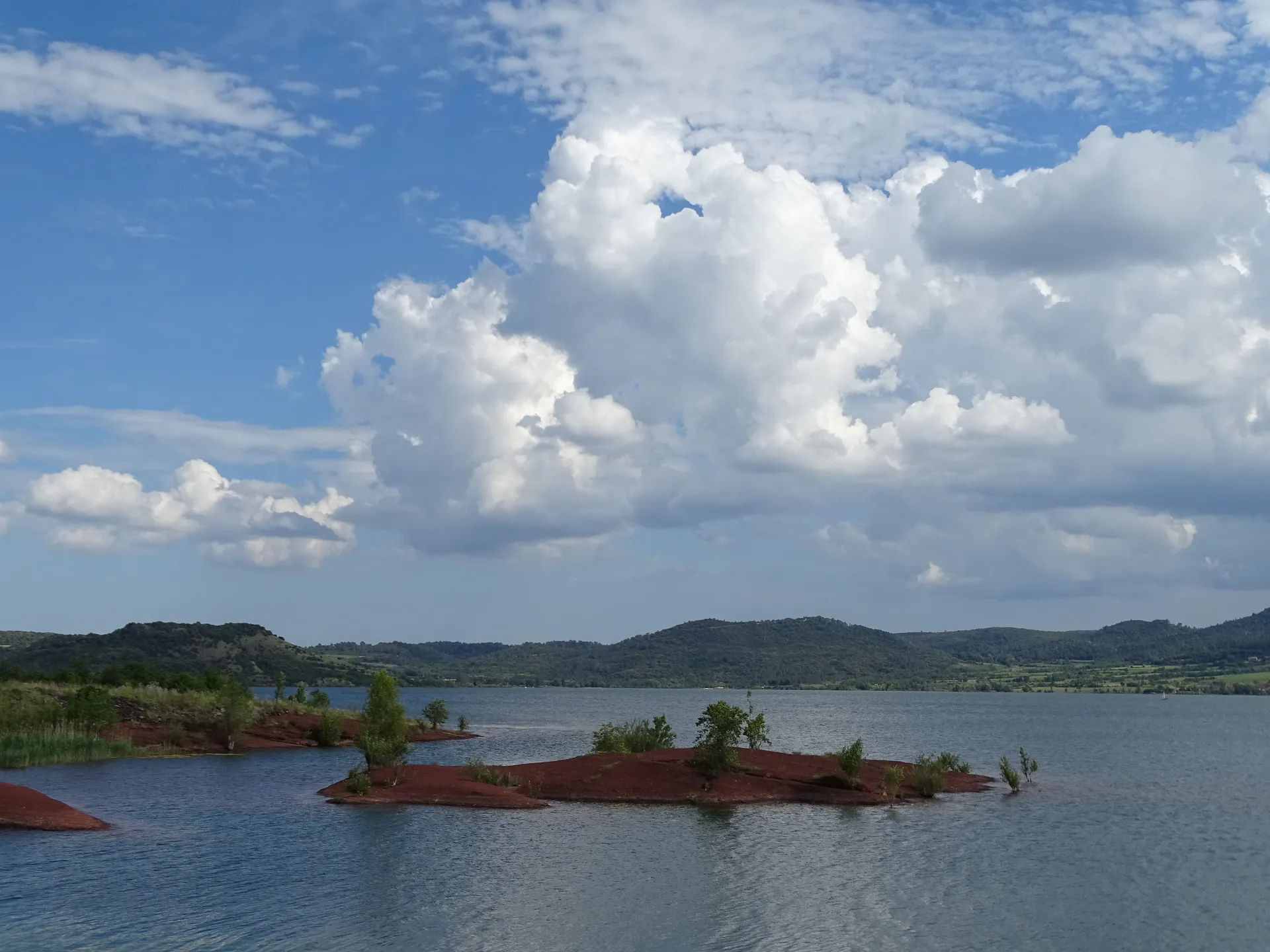 Lac du Salagou La Chapelle à Celles — À 1,3 km du lac