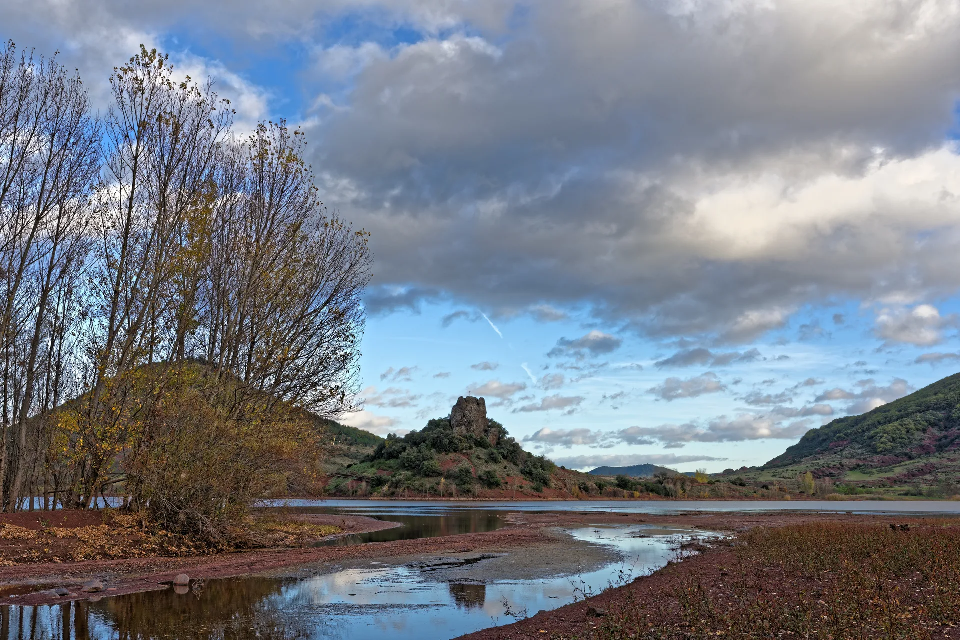 Lac du Salagou Octon à Octon — À 325 m du lac