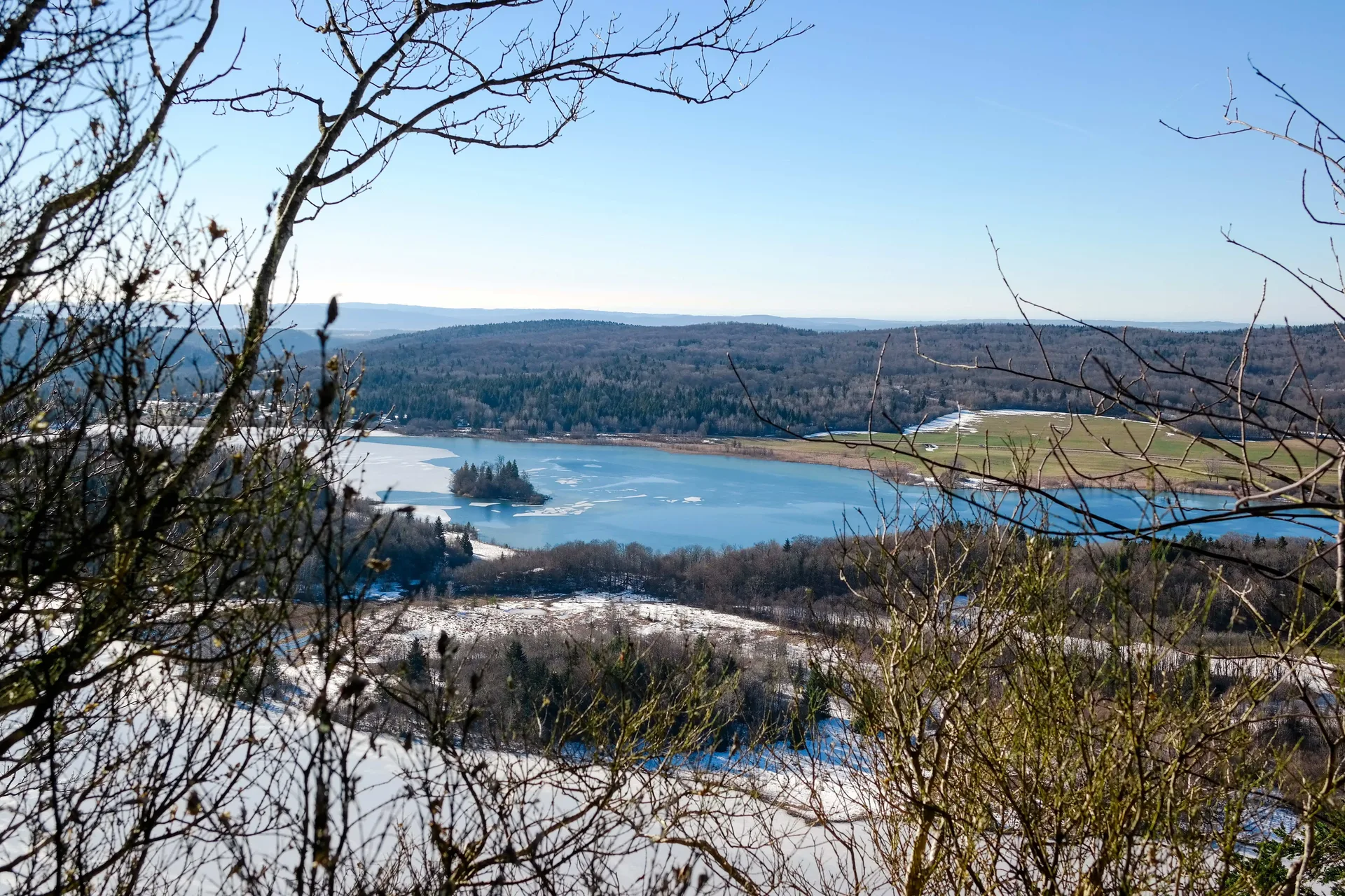 Lac du Vernoy à Le Frasnois — À 3,0 km du lac