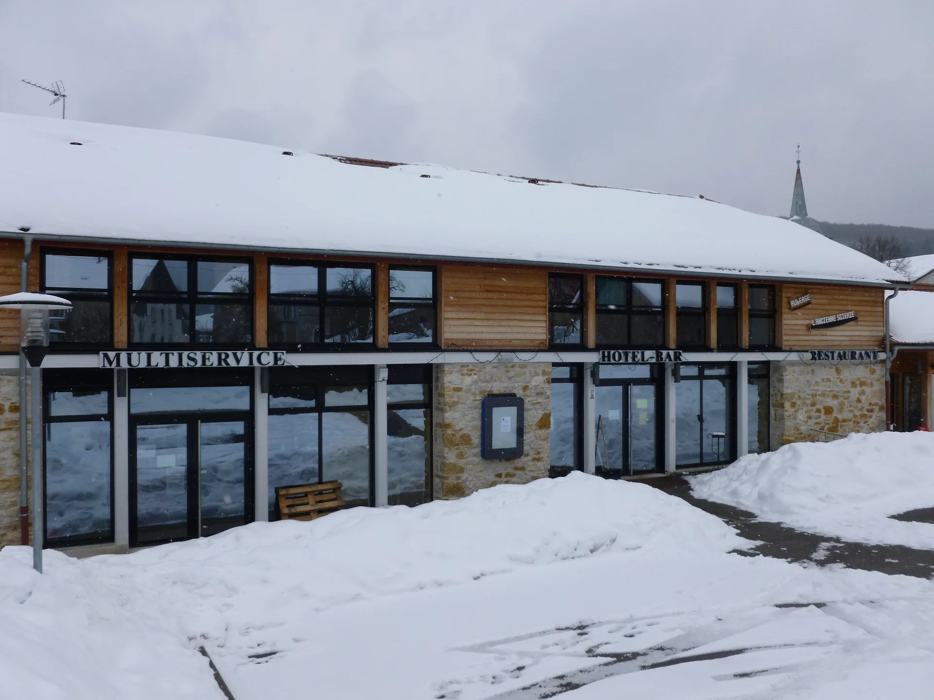 Lac Genin à Charix — À 4,1 km du lac