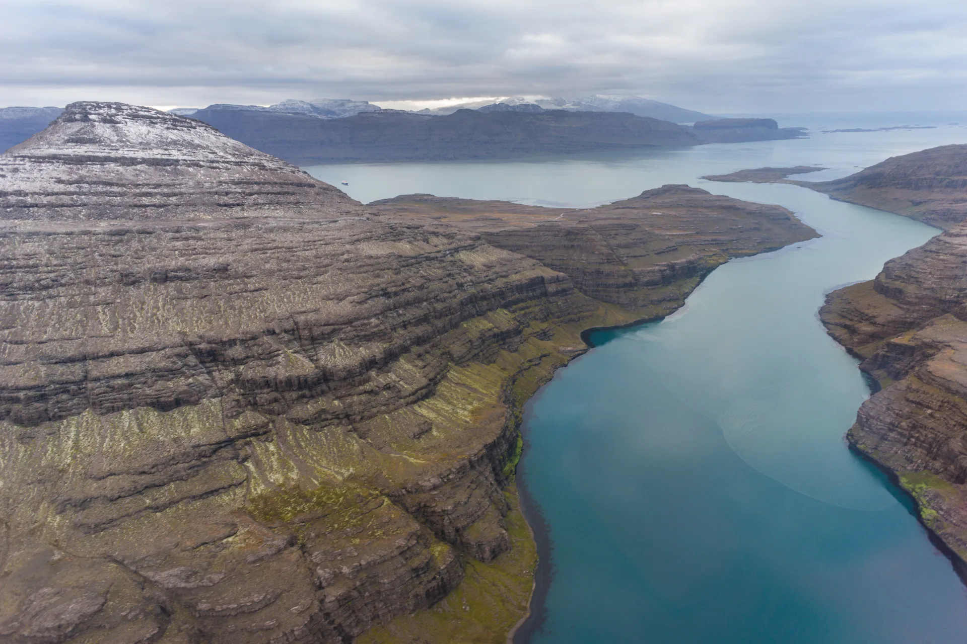 Lac Nathalie à Archipel des Kerguelen — À 1,1 km du lac