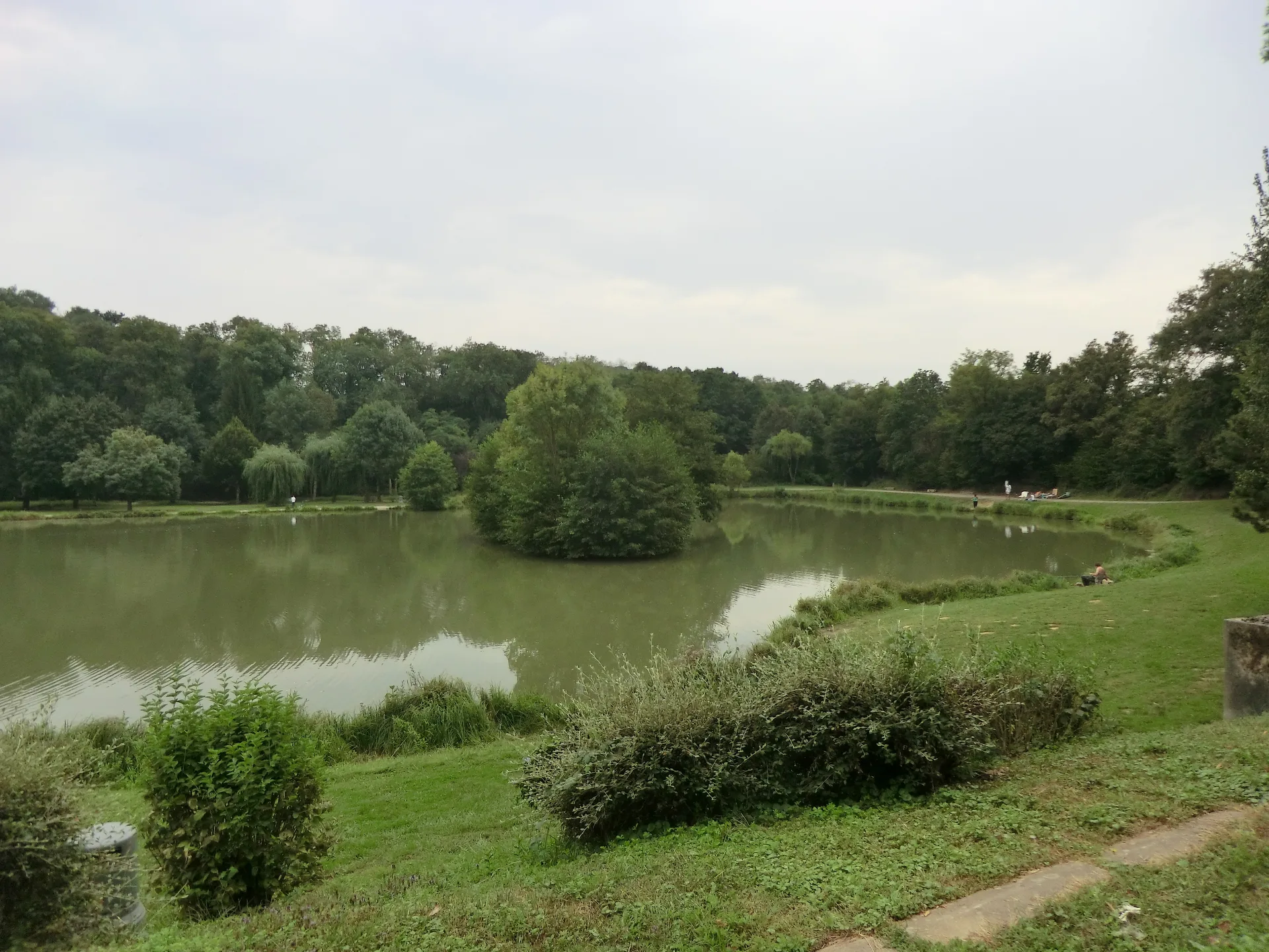 Lac Neyton à Dagneux — Sur le lac