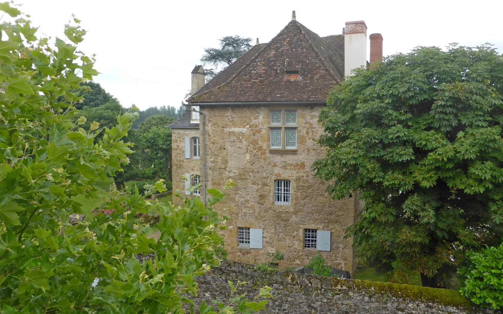 Lac sur la Dordogne à Vayrac — À 1,5 km du lac