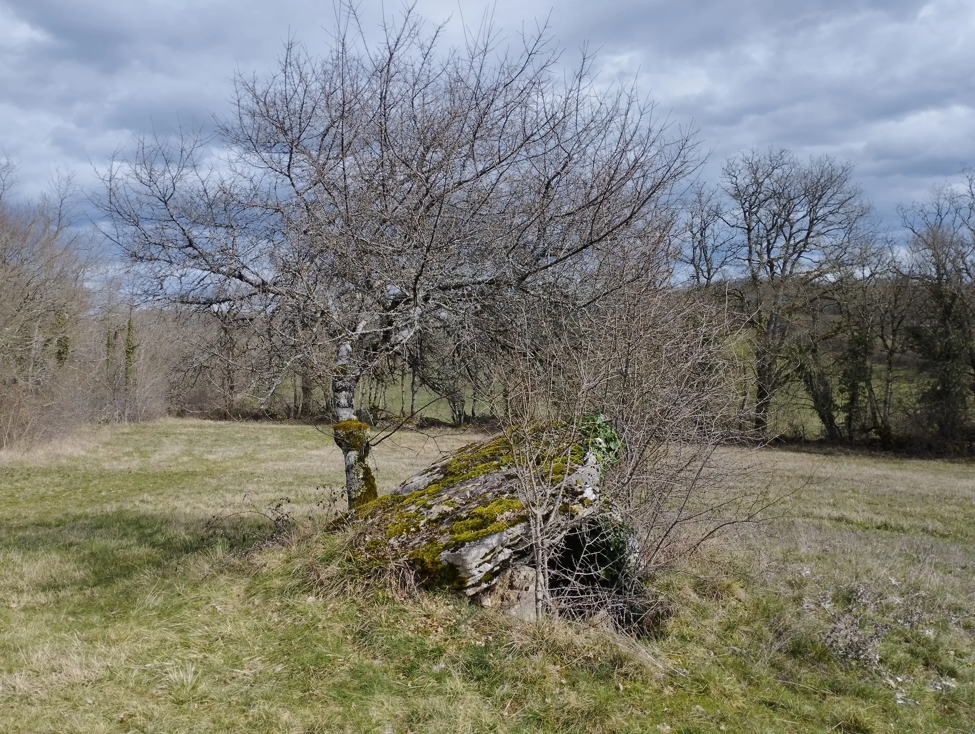 Lac Tumulus à Gramat — À 3,3 km du lac