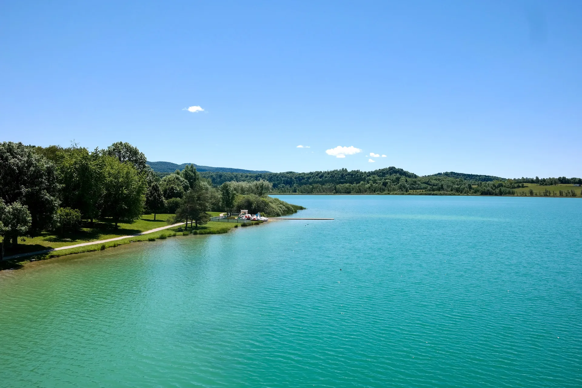 Lacs de Clairvaux à Clairvaux-les-Lacs — À 390 m du lac
