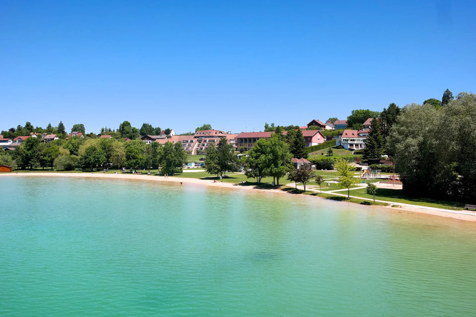 Lacs de Clairvaux à Clairvaux-les-Lacs — À 390 m du lac