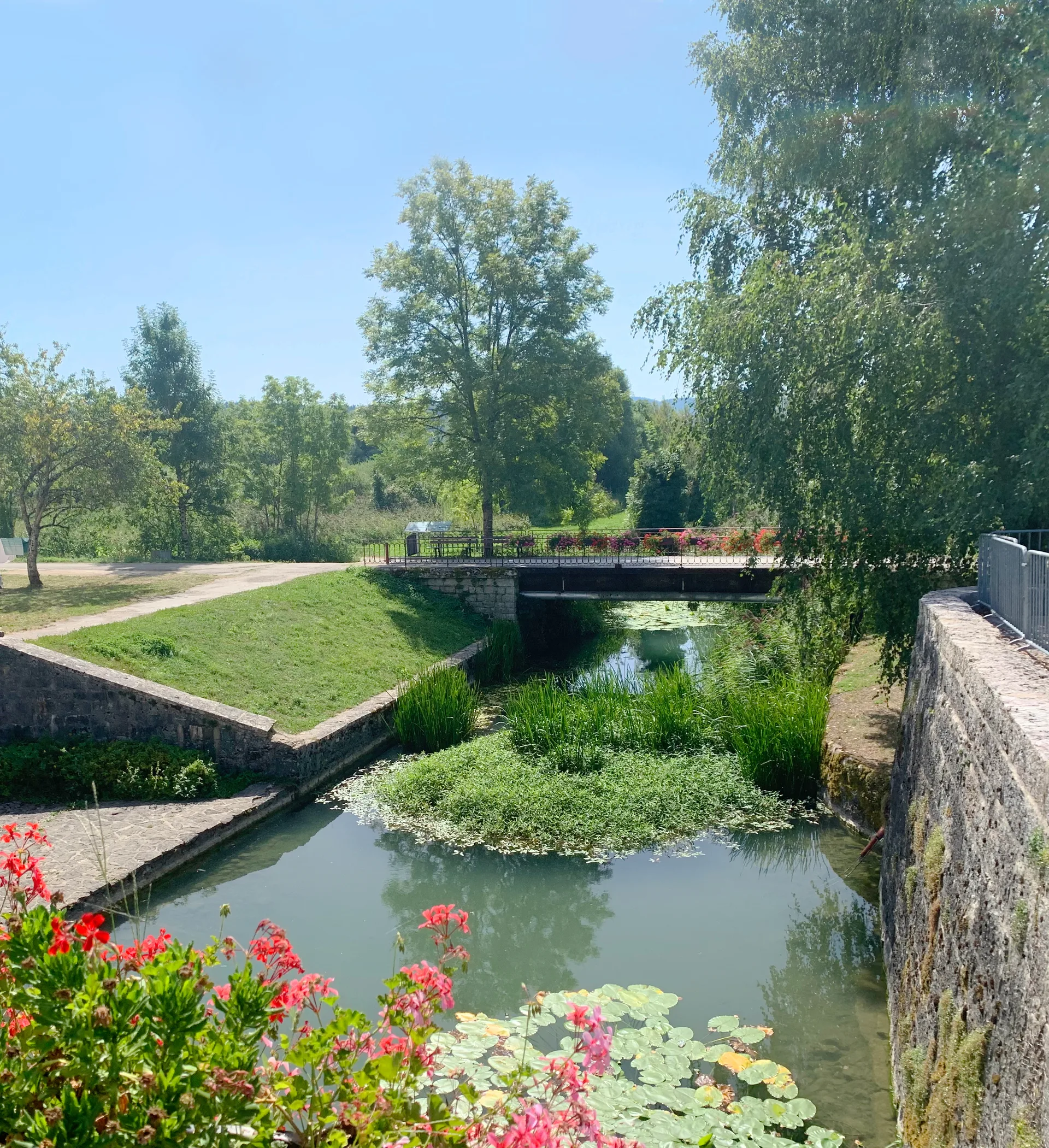Lacs de Clairvaux à Clairvaux-les-Lacs — À 373 m du lac