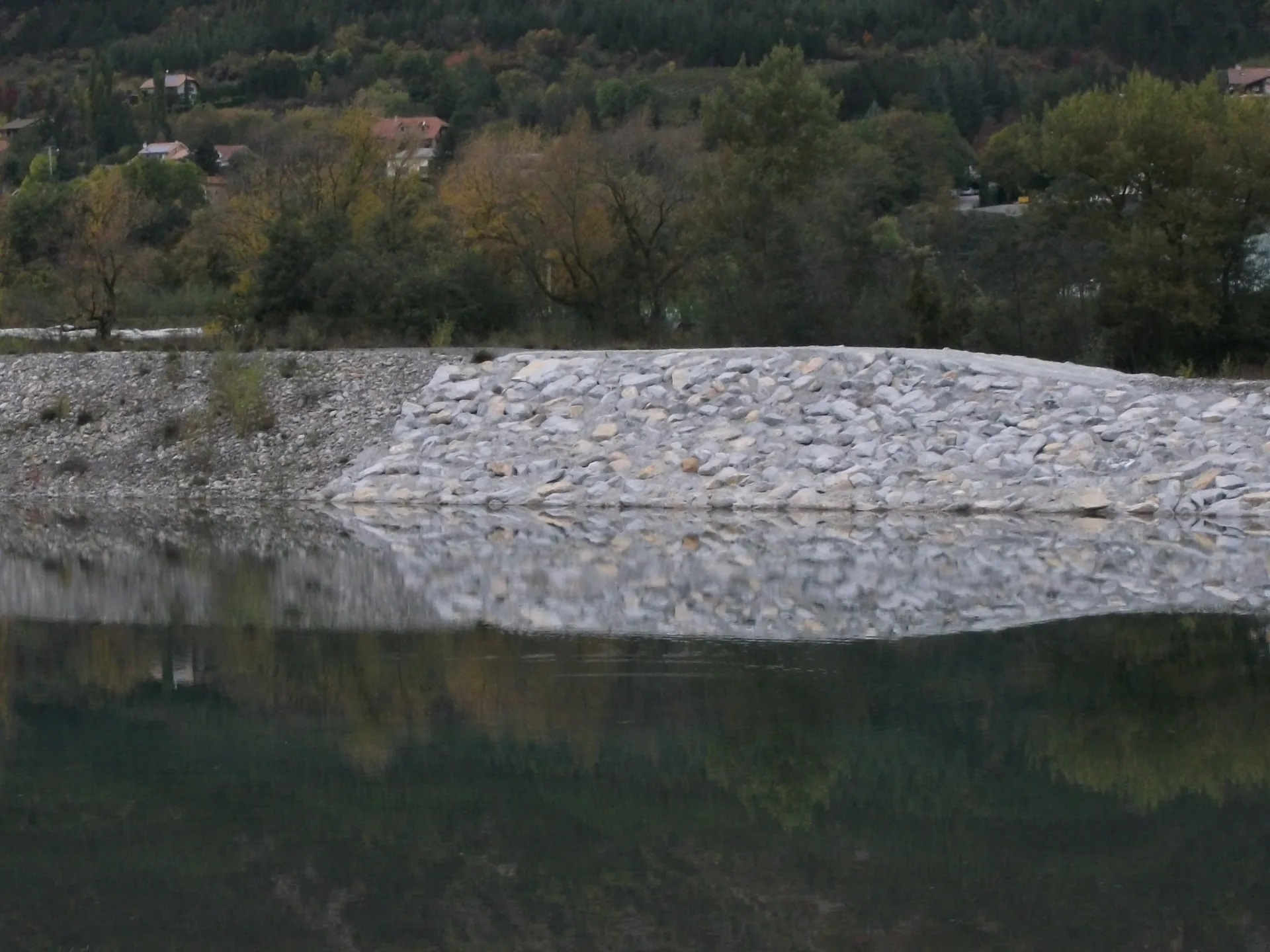Lacs de Crupillouse à Piégut — À 1,9 km du lac