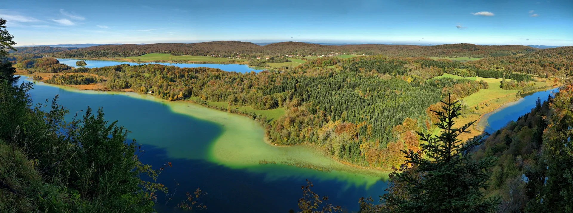 Lacs de Maclu à La Chaux-du-Dombief — À 531 m du lac
