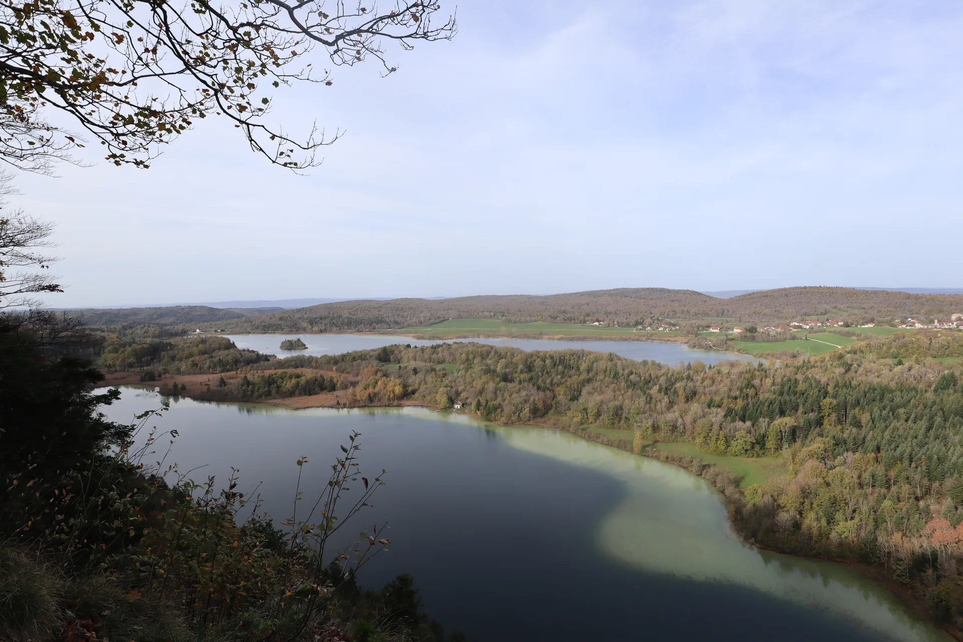 Lacs de Maclu à La Chaux-du-Dombief — À 455 m du lac