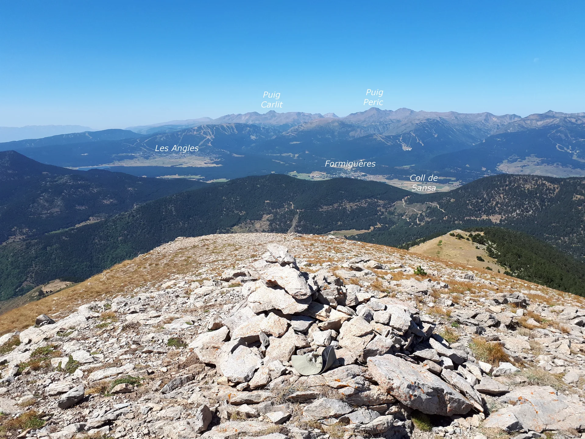 Lacs de Madres 2087 m à Olette — À 2,0 km du lac