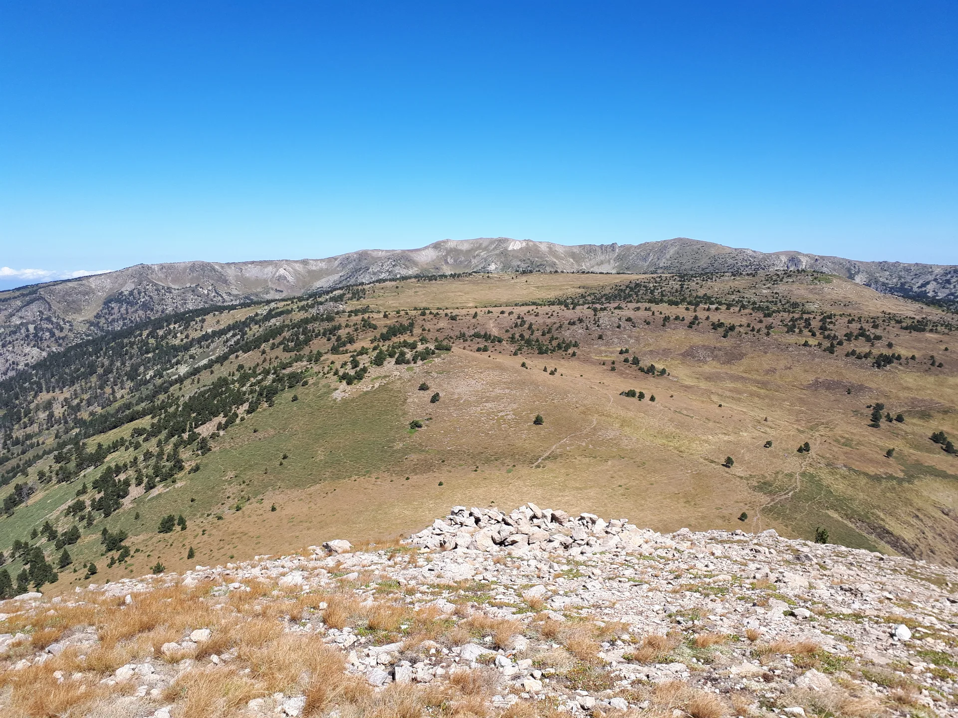 Lacs de Madres 2087 m à Olette — À 1,8 km du lac
