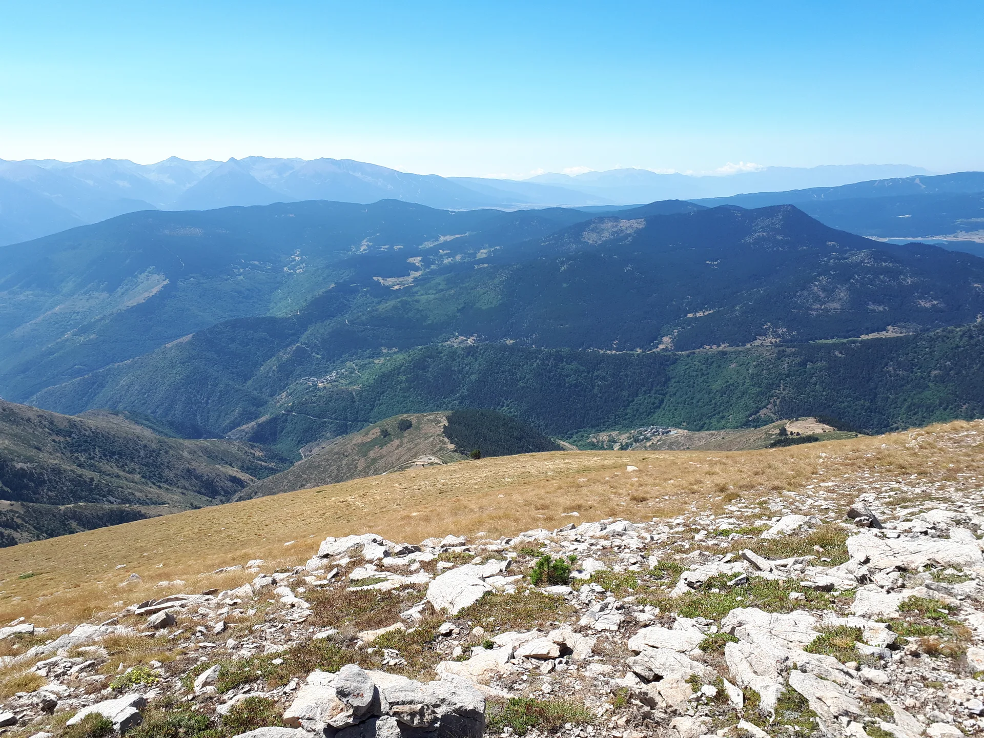 Lacs de Madres 2087 m à Olette — À 2,0 km du lac