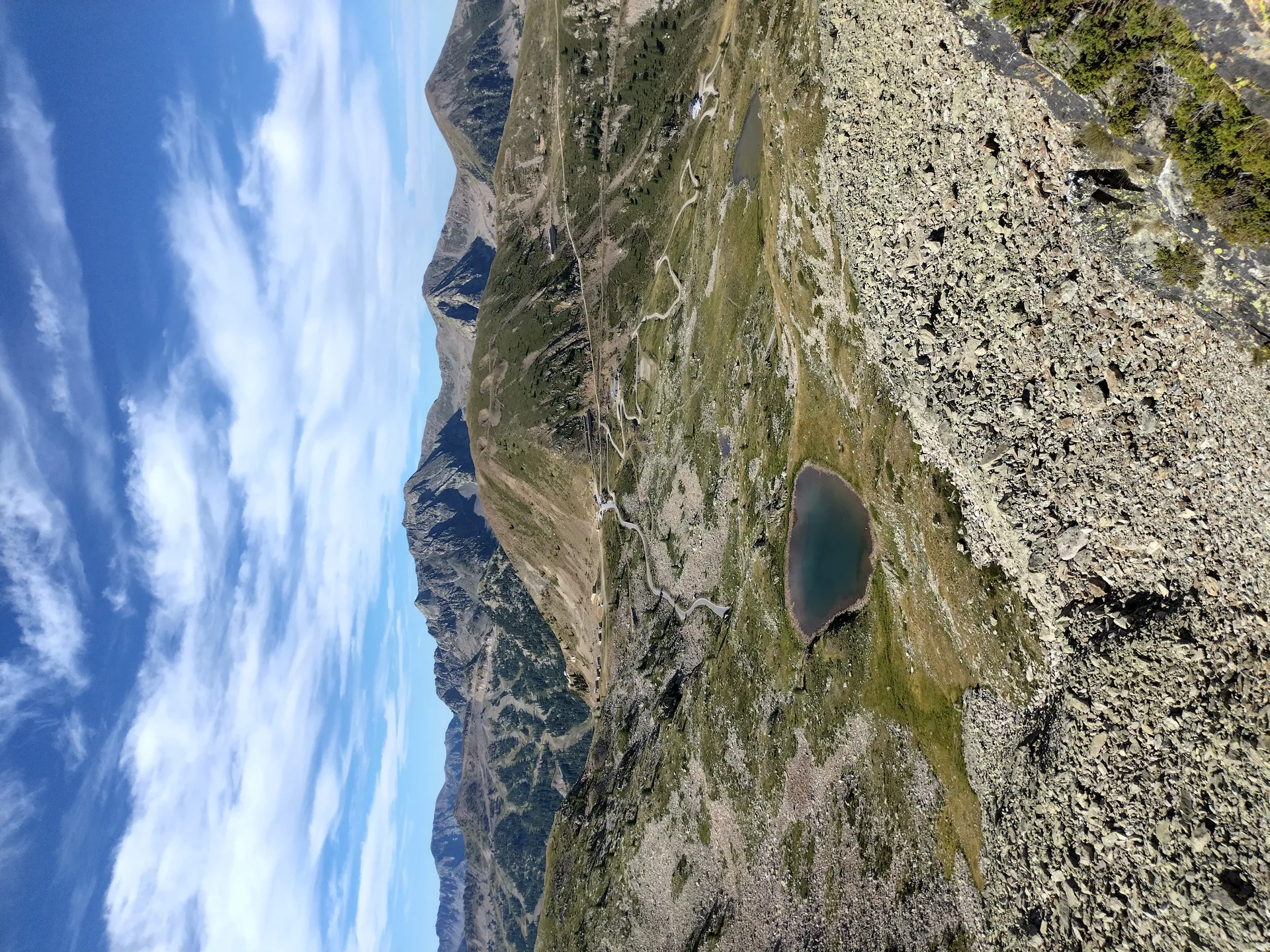Lacs de Terre Rouge à Isola — À 2,4 km du lac