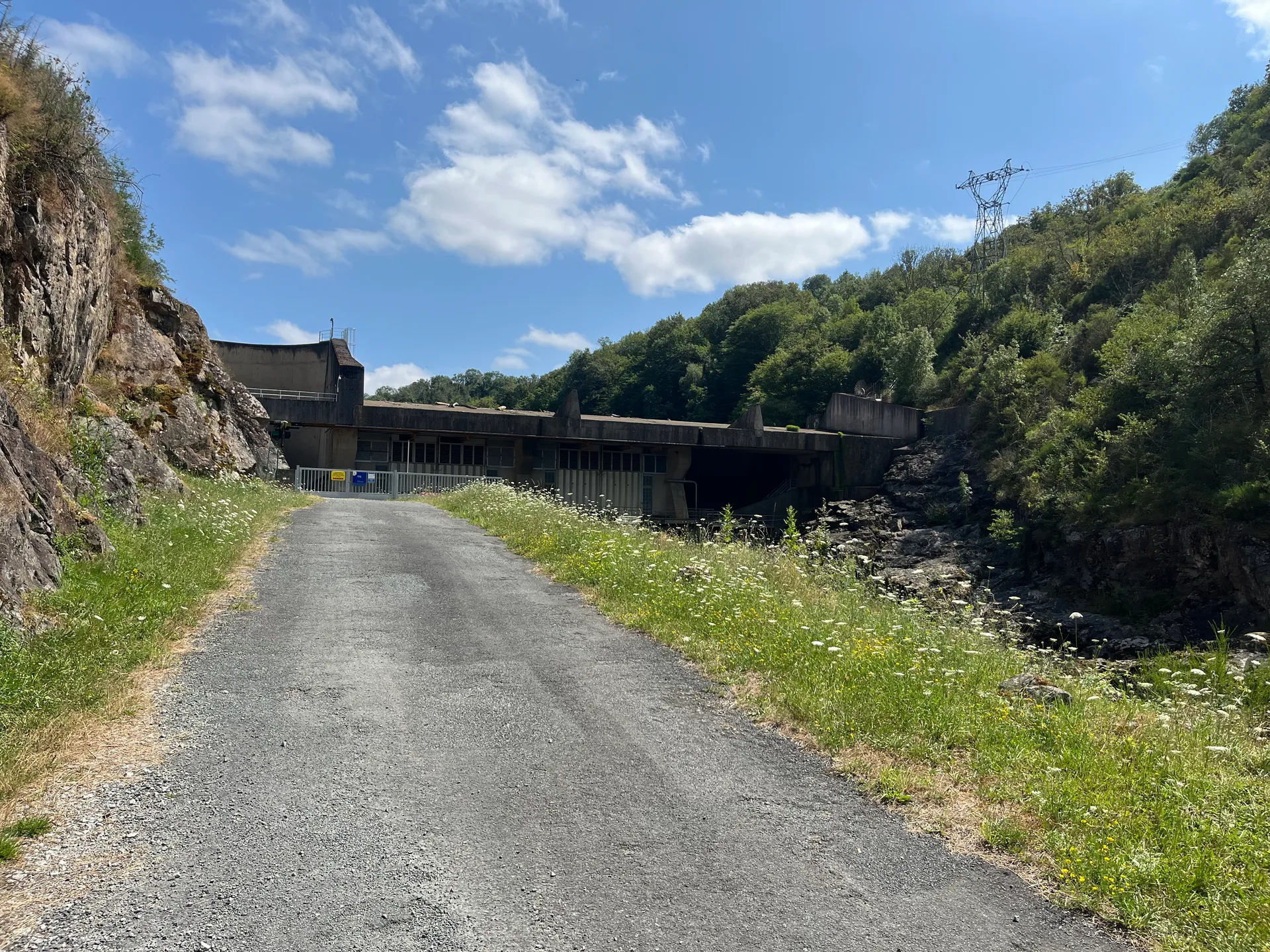 Le Bourg d'Hem à Le Bourg-d'Hem — À 1,5 km du lac