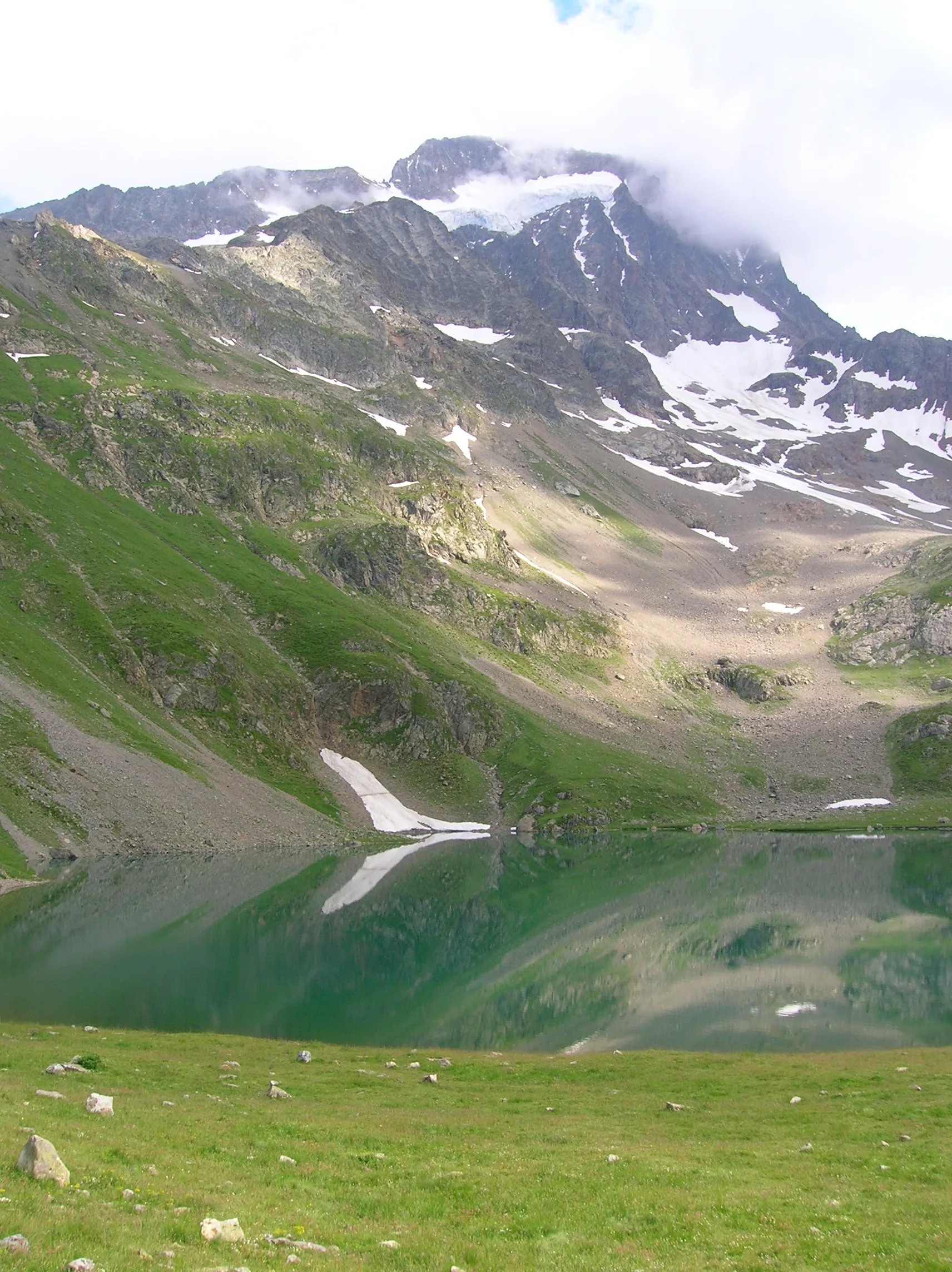 Le lac de Lauvitel à Le Bourg-d'Oisans — À 3,3 km du lac