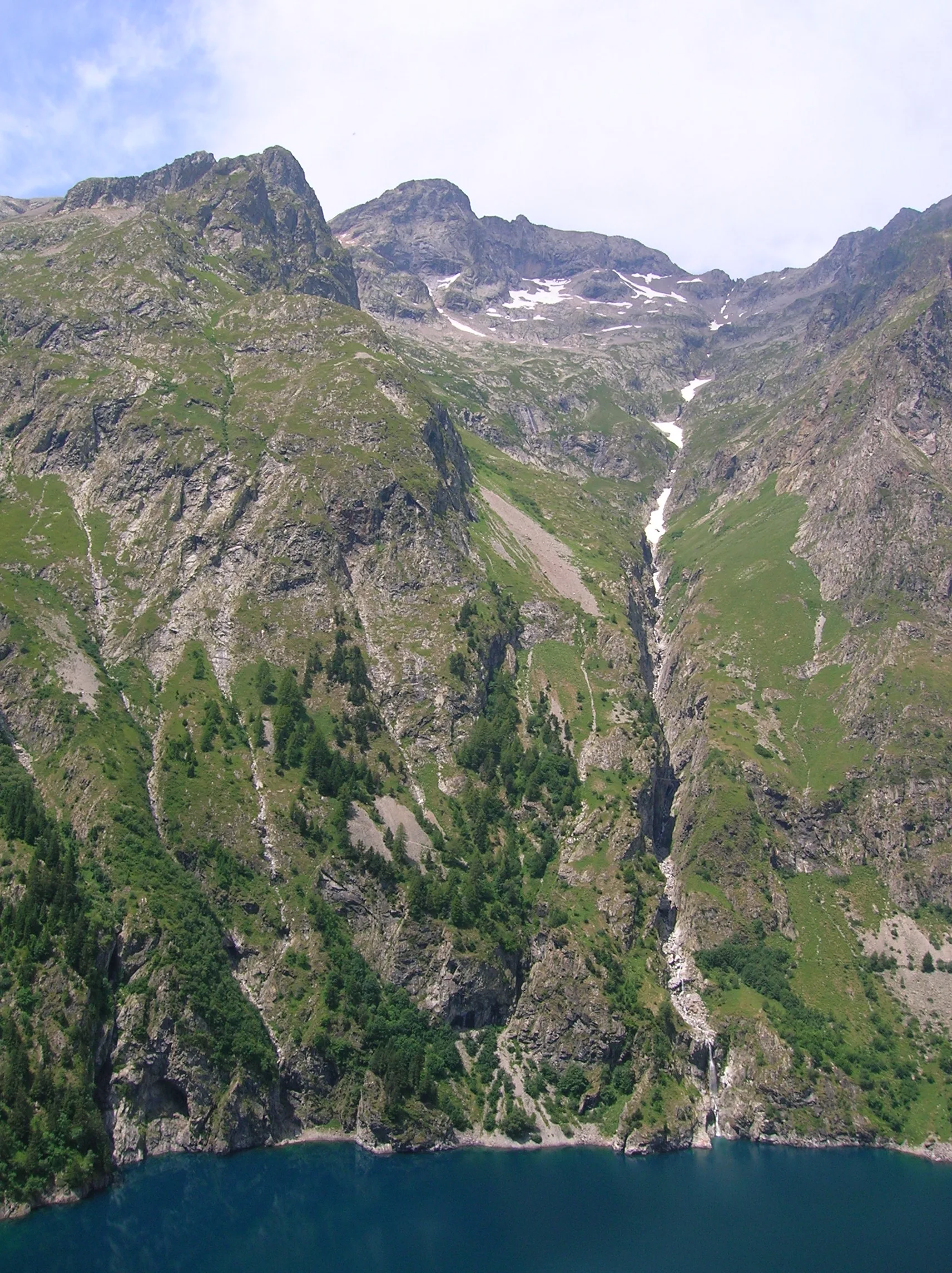 Le lac de Lauvitel à Le Bourg-d'Oisans — À 754 m du lac
