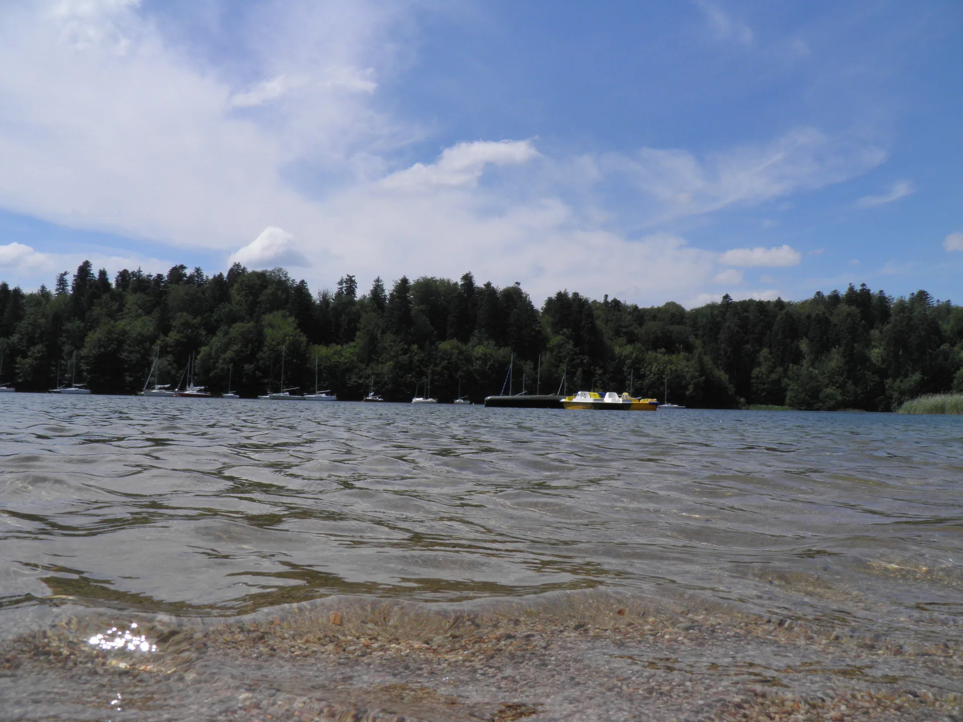 Le lac de Pierre Percee à Badonviller — À 1,0 km du lac