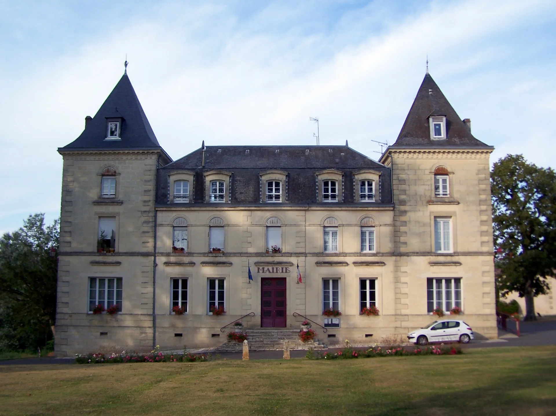 Le passage du loup à Mauriac — À 1,4 km du lac