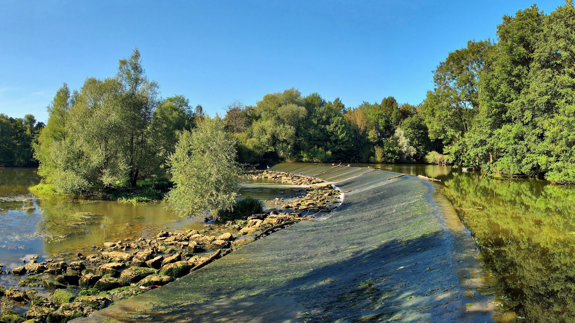 Les Ballastieres de Valleroy à Thurey-le-Mont — À 1,6 km du lac