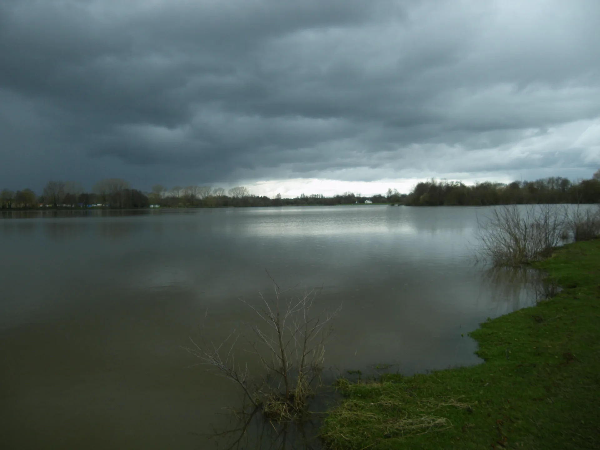 Les etangs d'Apigne à Rennes — À 513 m du lac