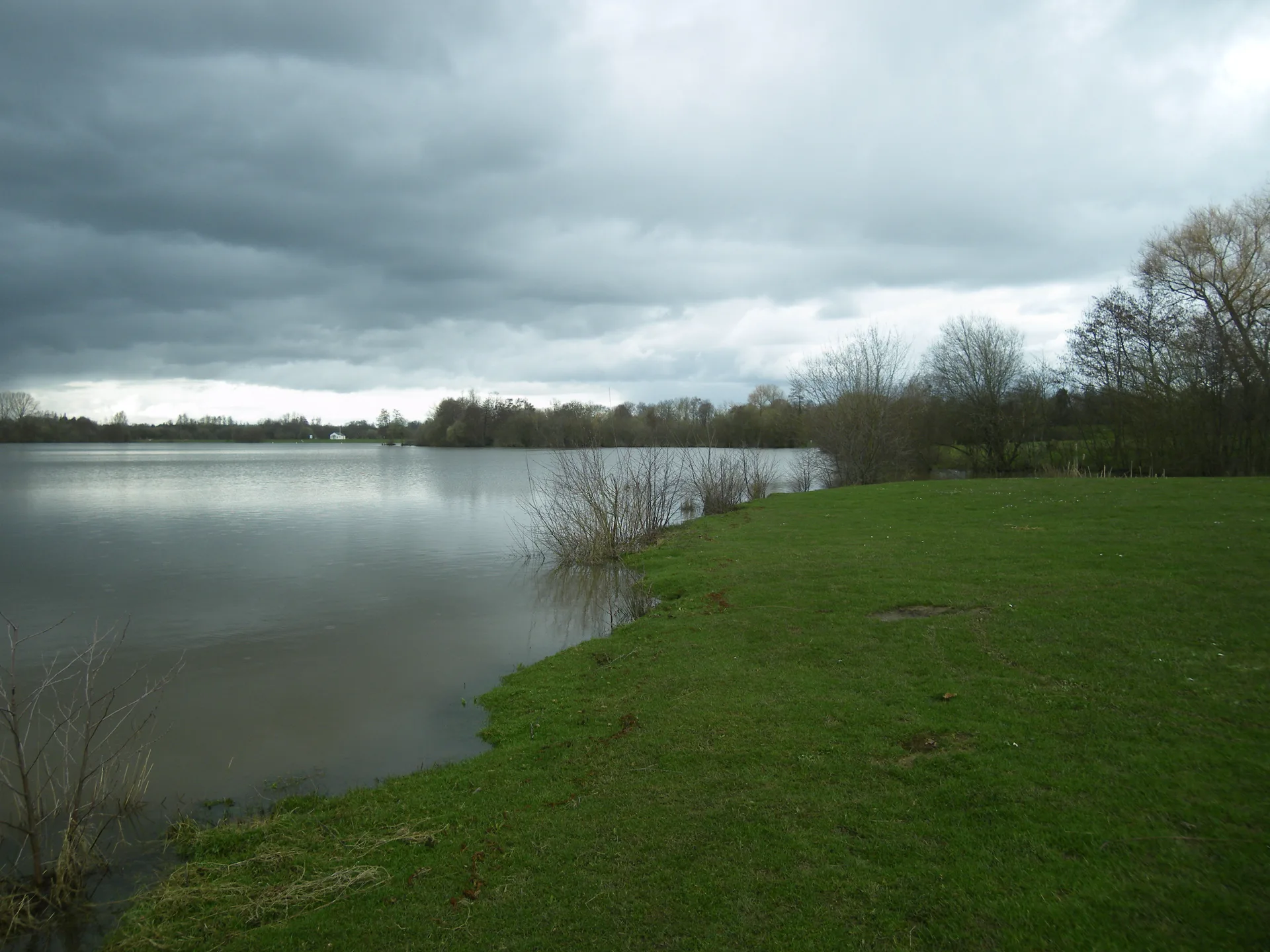 Les etangs d'Apigne à Rennes — À 485 m du lac