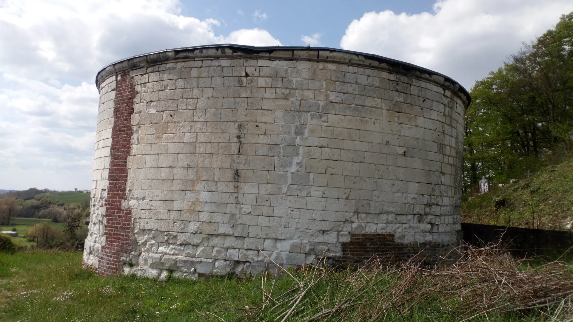Les Marais communaux de l Etoile à L'Étoile — À 694 m du lac