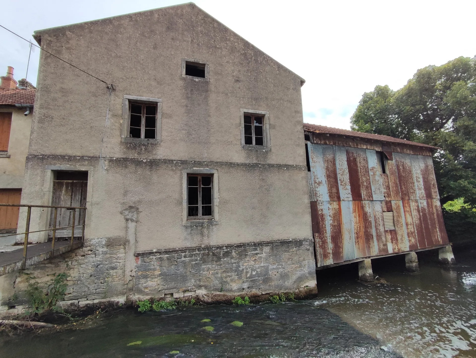 Les sablières de Bressey à Magny-sur-Tille — À 1,4 km du lac