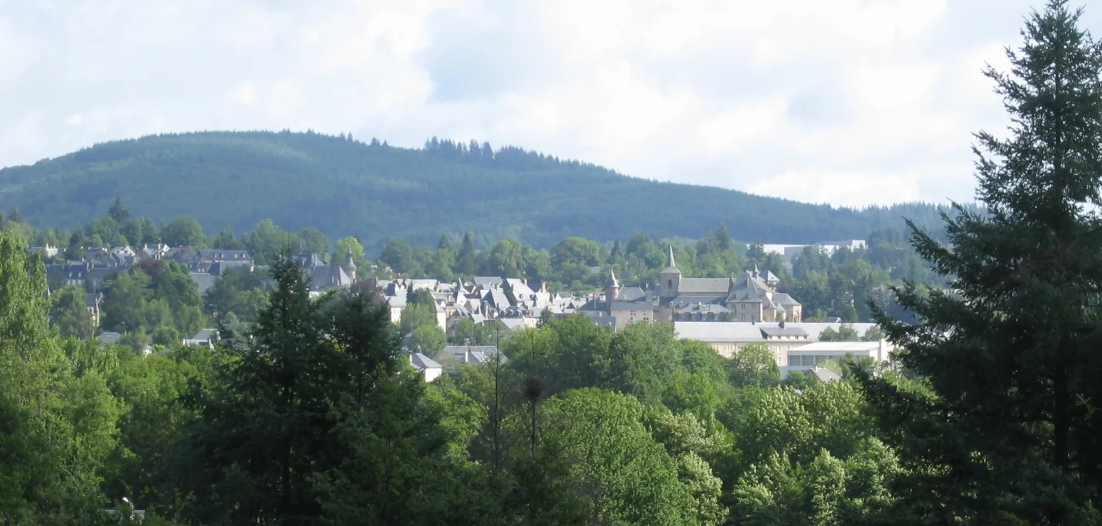 Meymac à Ambrugeat — À 1,1 km du lac
