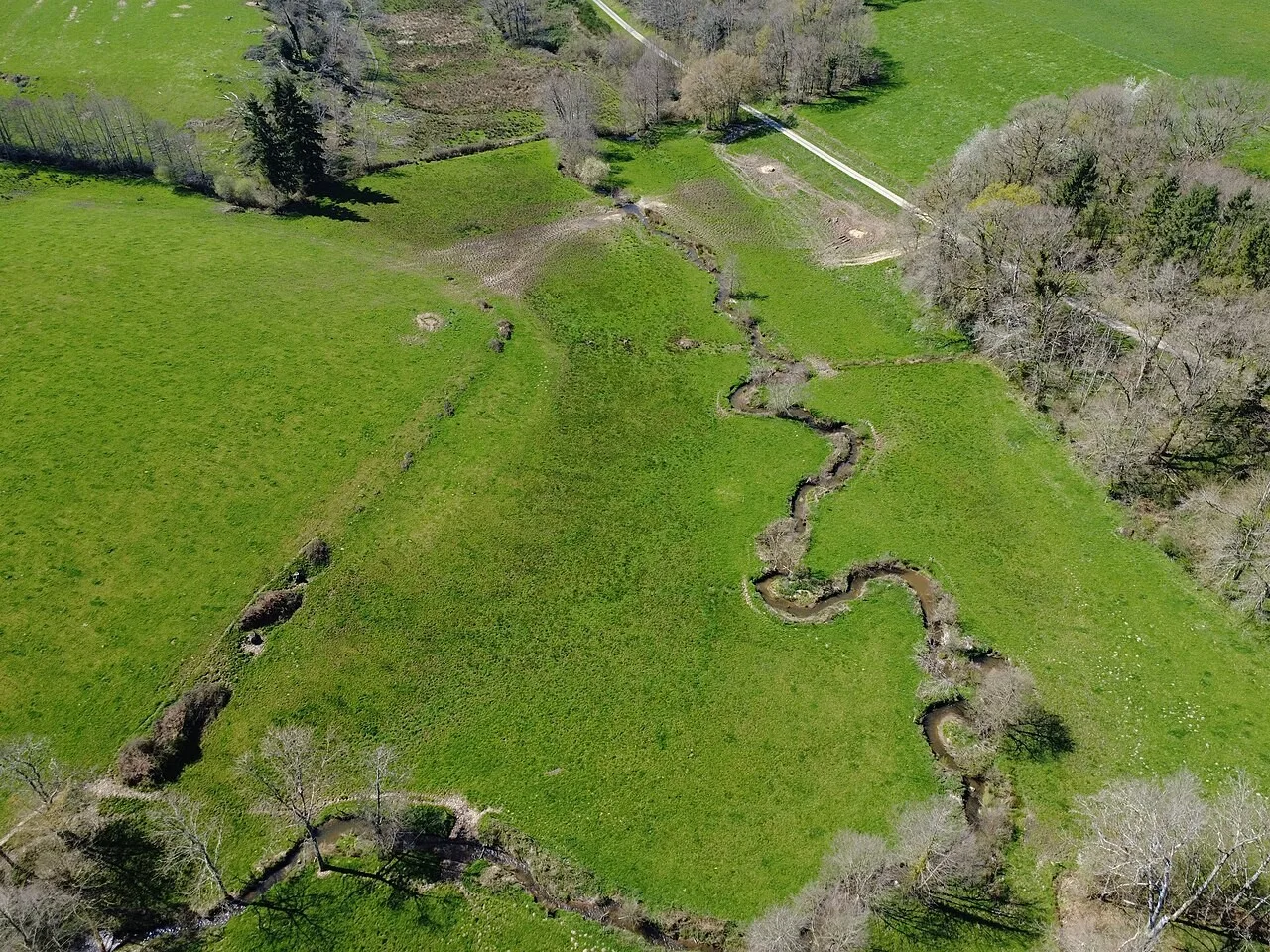 Mouhet l'Aumône à Mouhet — À 2,3 km du lac
