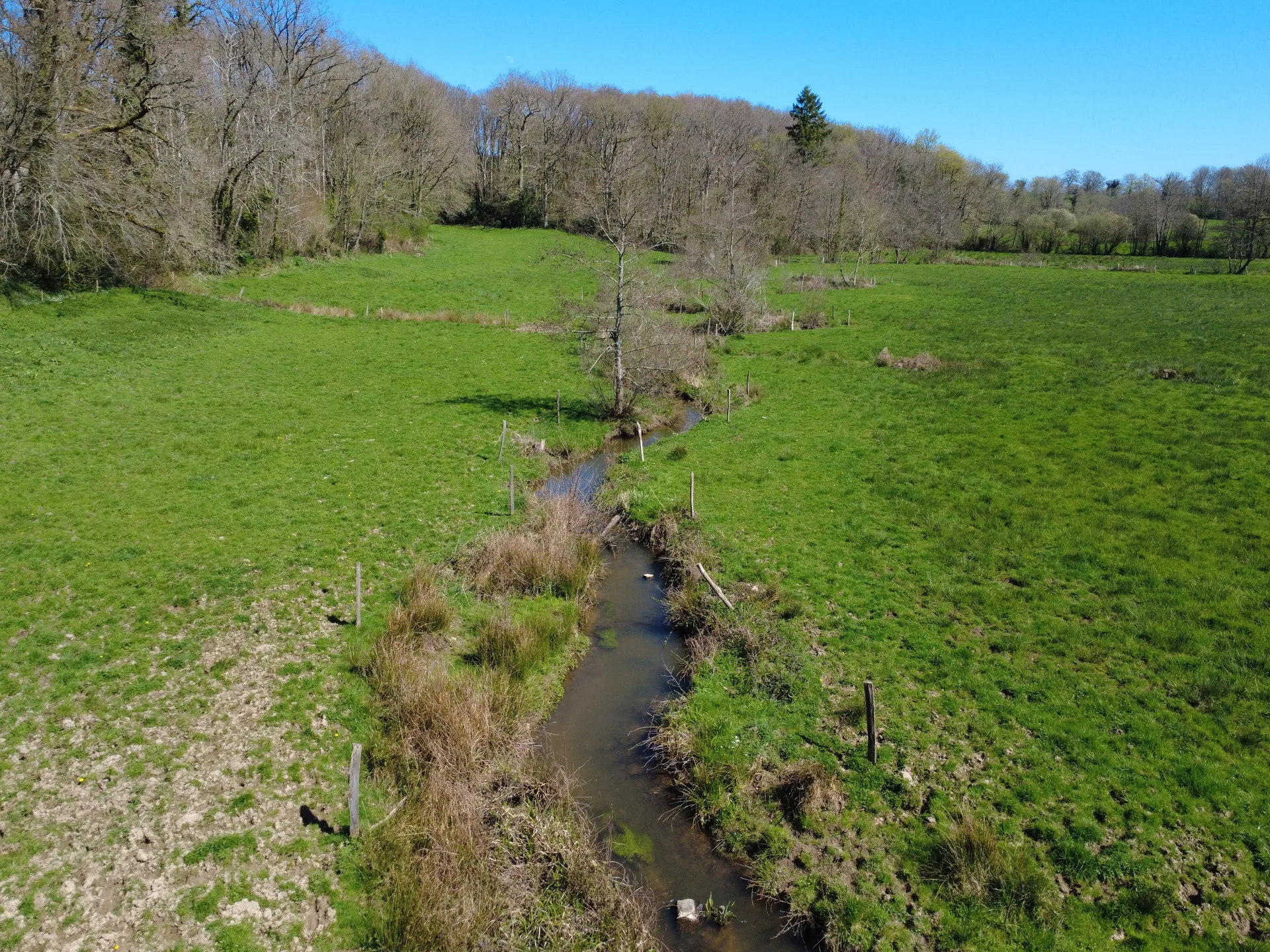 Mouhet l'Aumône à Mouhet — À 2,3 km du lac