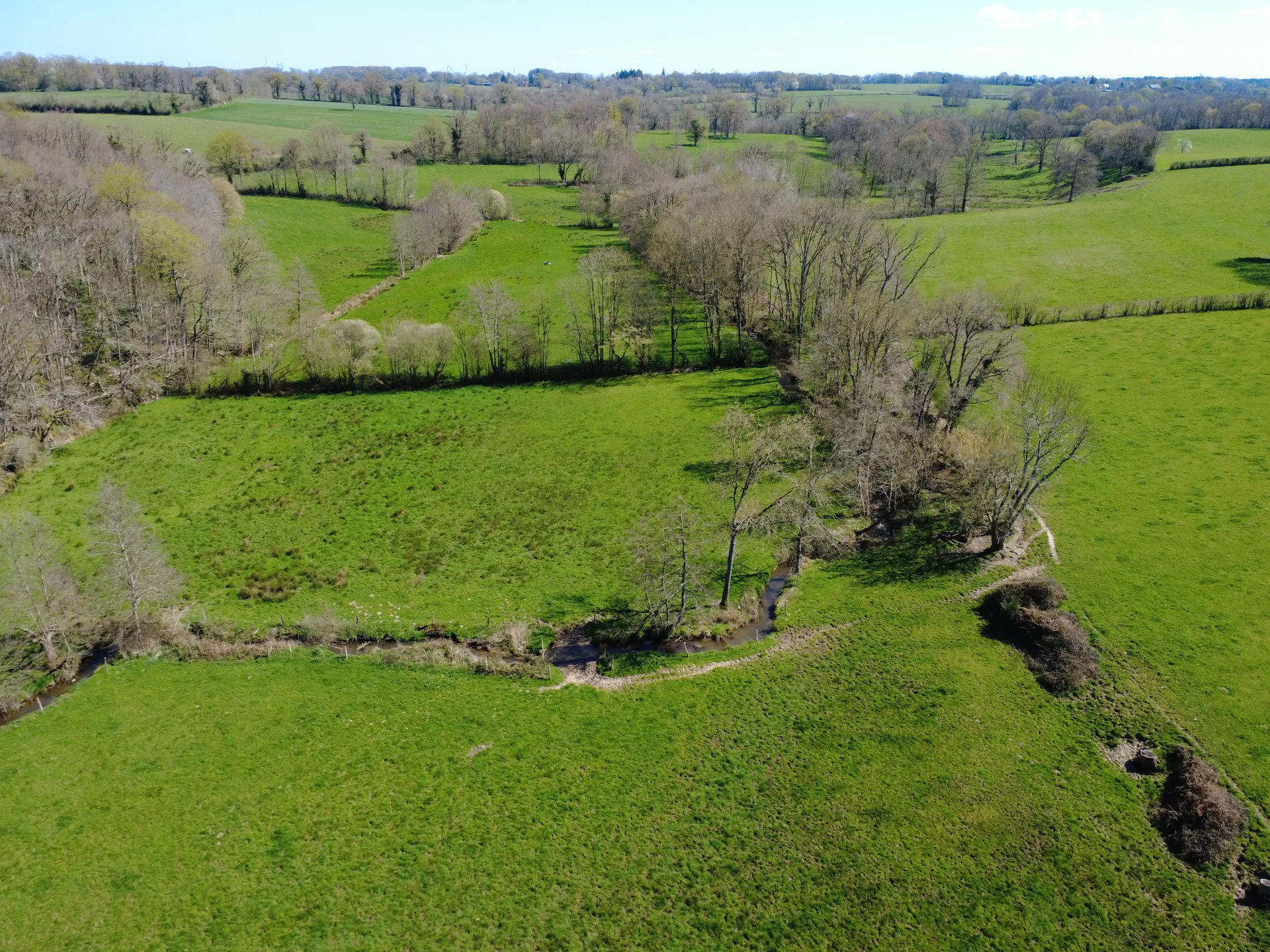 Mouhet l'Aumône à Mouhet — À 2,3 km du lac