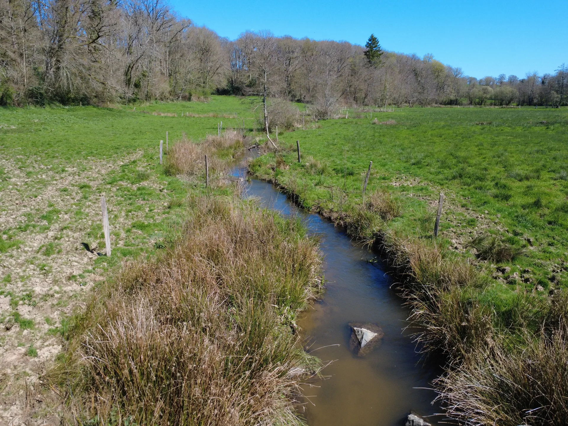 Mouhet l'Aumône à Mouhet — À 2,3 km du lac