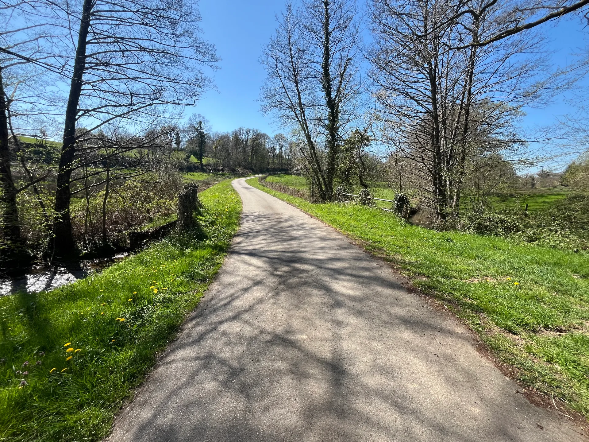 Mouhet l'Aumône à Mouhet — À 2,3 km du lac