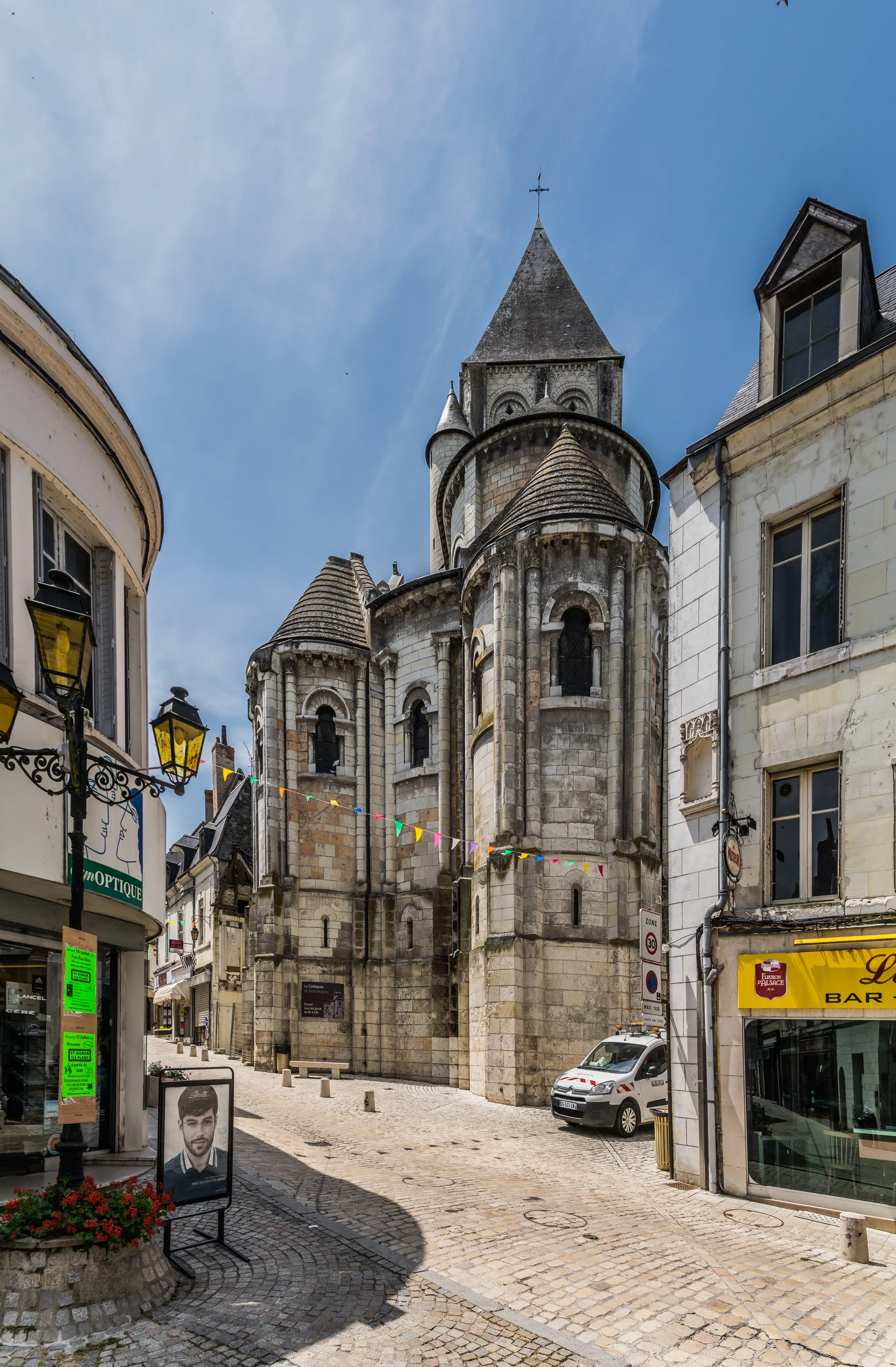 Noyers sur Cher à Noyers-sur-Cher — À 1,1 km du lac