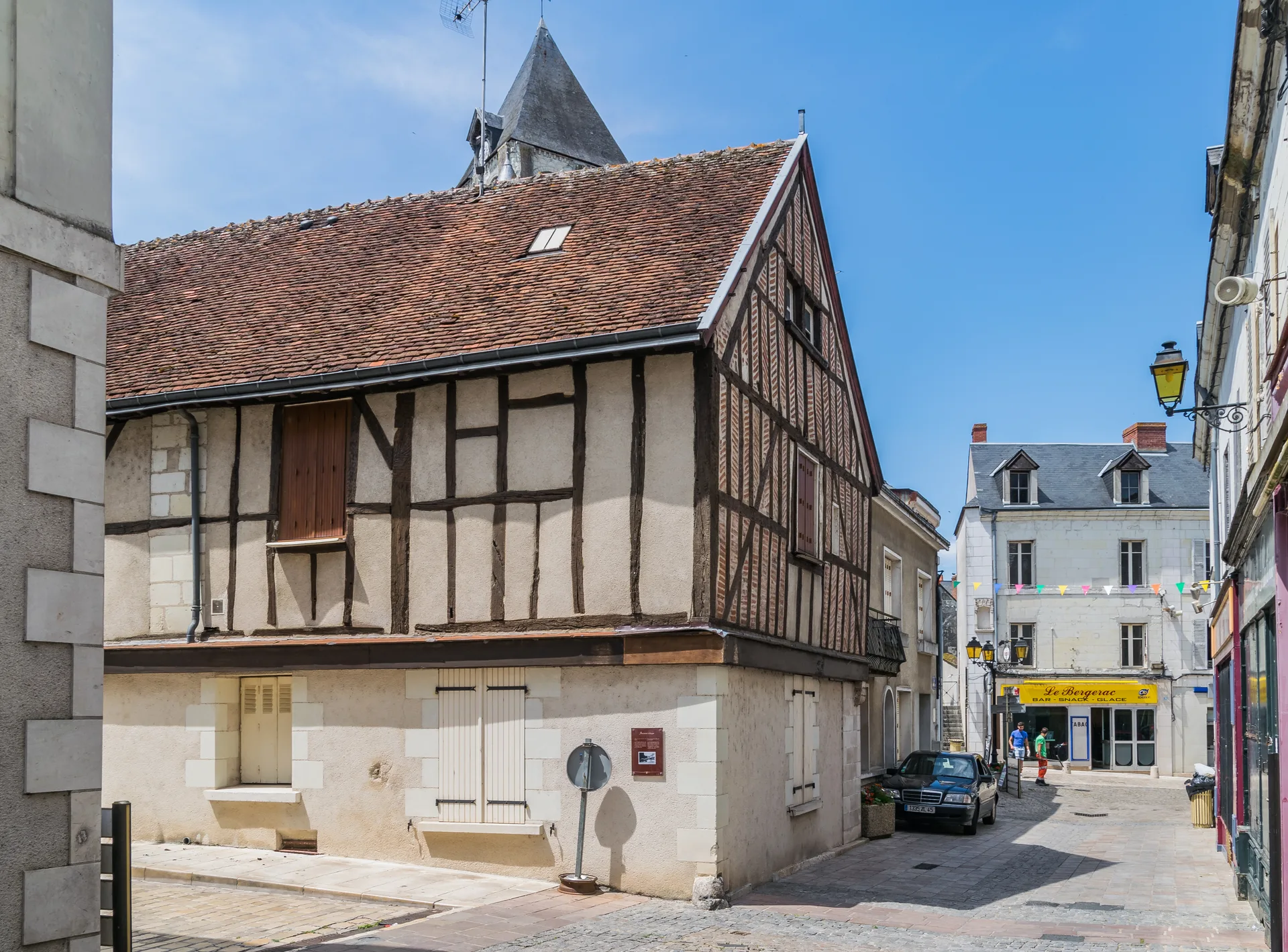 Noyers sur Cher à Noyers-sur-Cher — À 1,1 km du lac