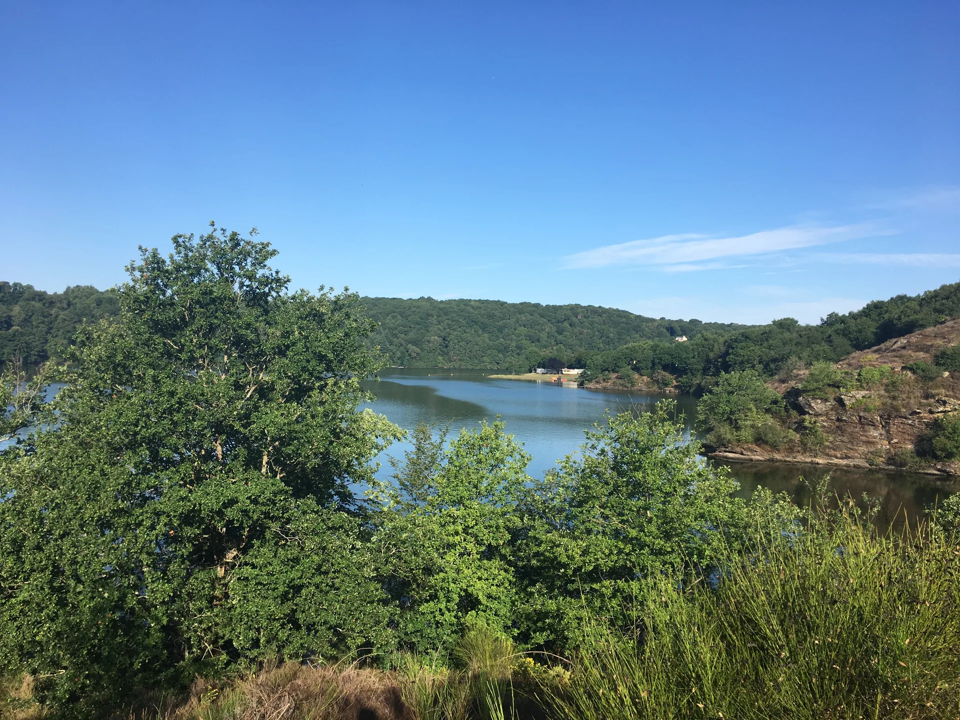 Pillemongin à Crozant — À 242 m du lac