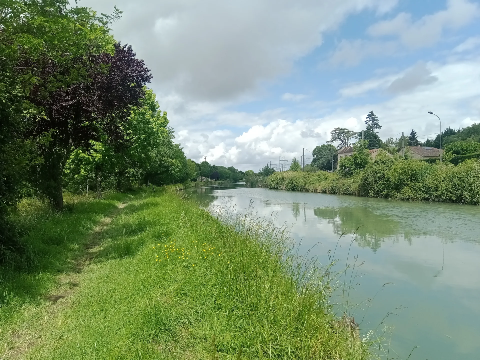 Plan d'eau confluent Tarn et Garonne à Malause — À 309 m du lac