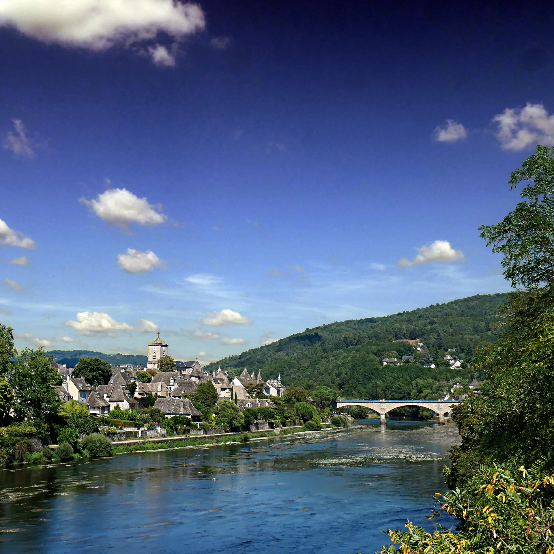 Plan d'eau d'Argentat à Argentat-sur-Dordogne — À 331 m du lac